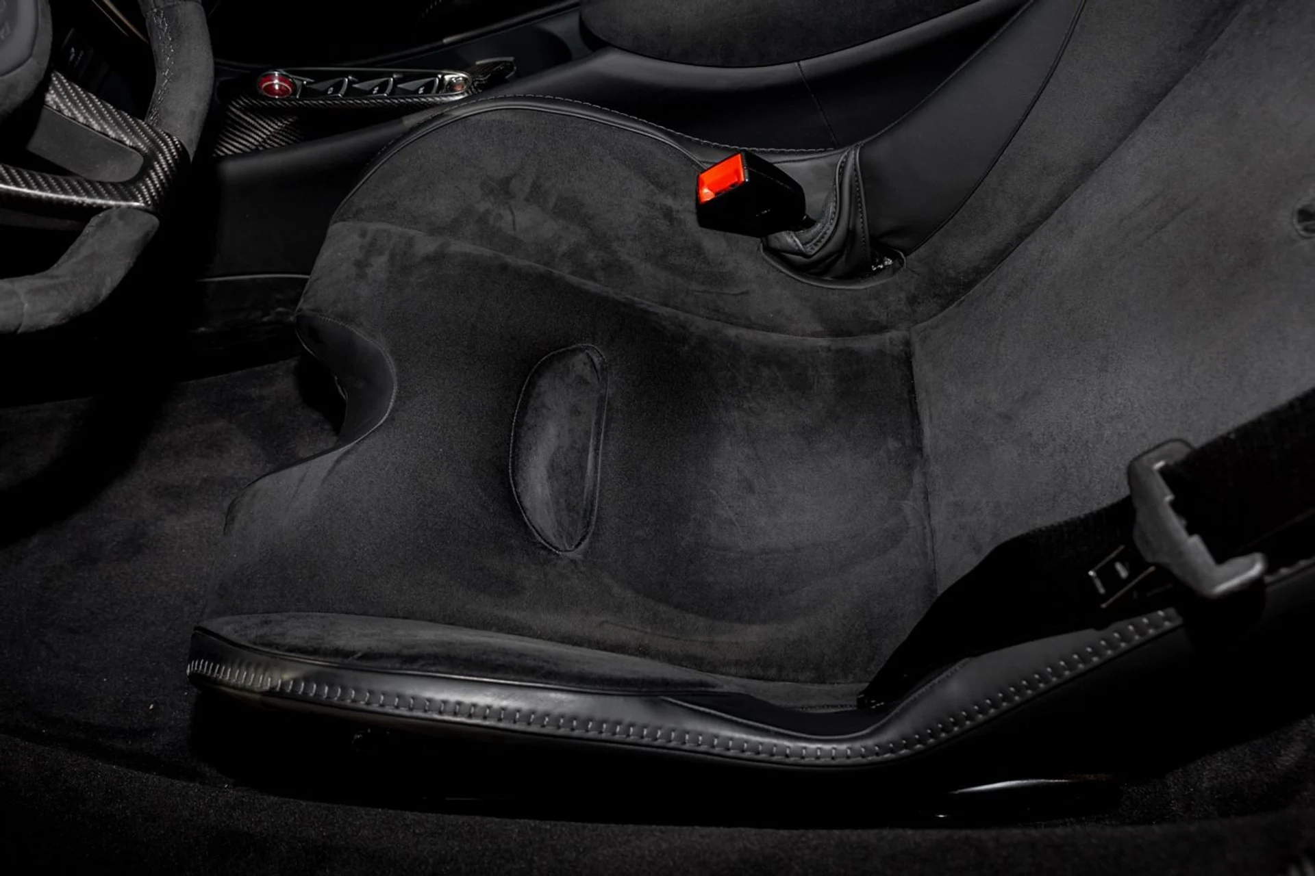 mph057_2240555499_Used_2023_Mc_Laren_Artura_Performance_f3f4994d02