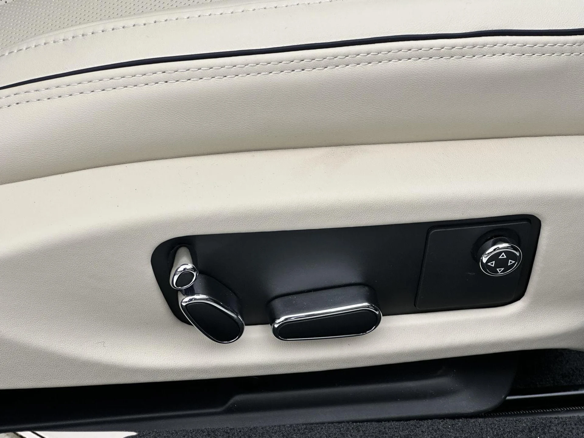 mph057_2269232099_87046b6f697c85a26e23cfc307d3783e_a62bd49f57