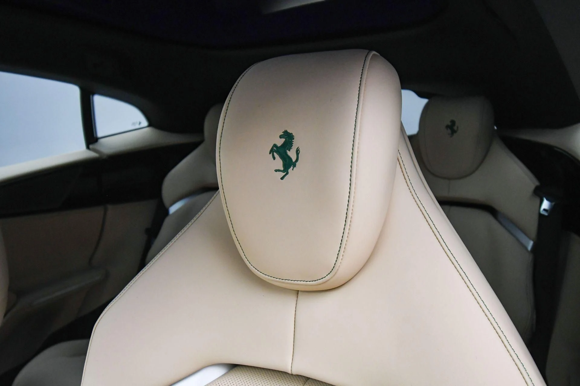 mph057_2279782519_Used_2025_Ferrari_Purosangue_Verde_Pino_1757451584_987a8c0fbf
