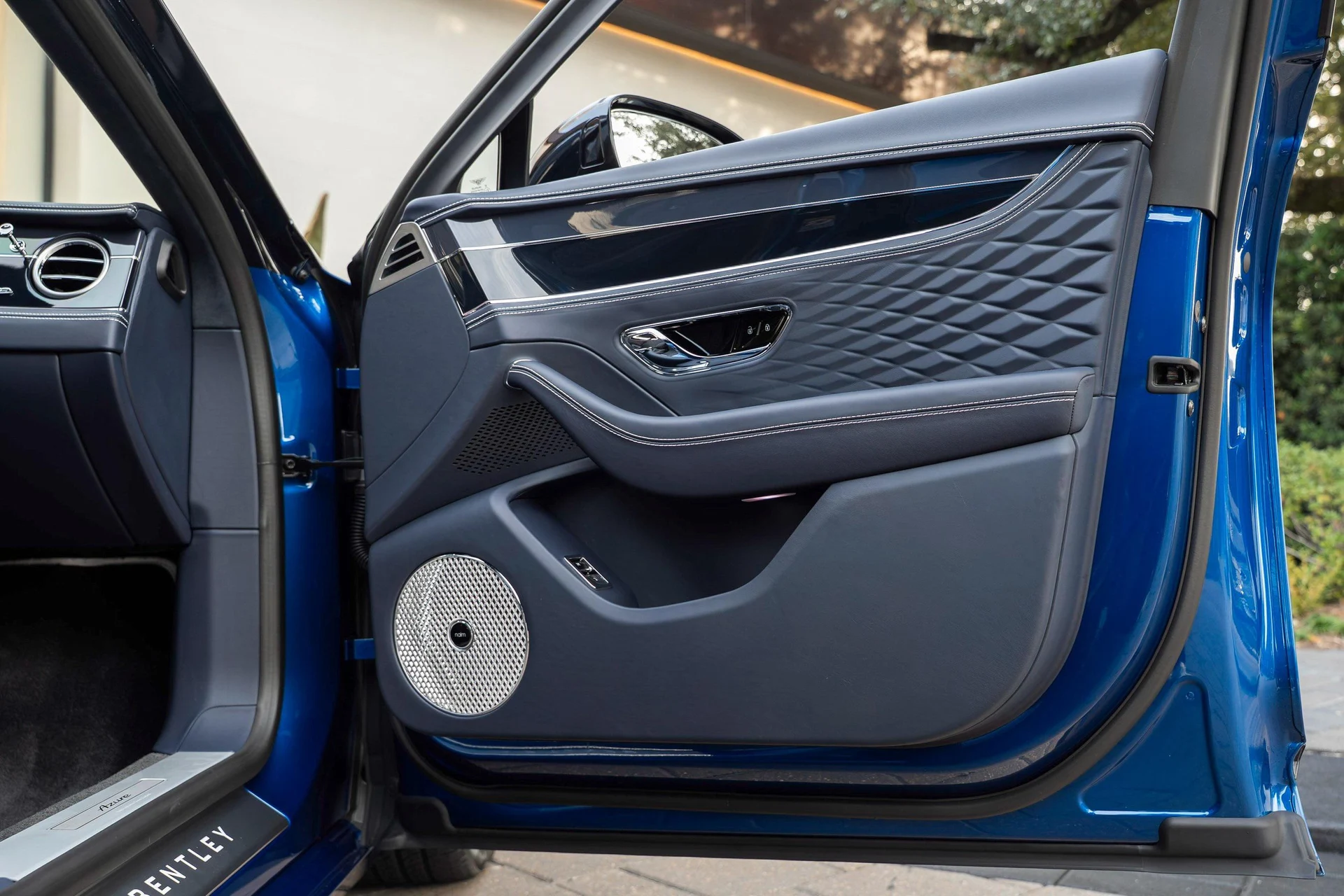 mph057_2326863326_489302489_697e34c3850c12f38427310e_cec5cad052