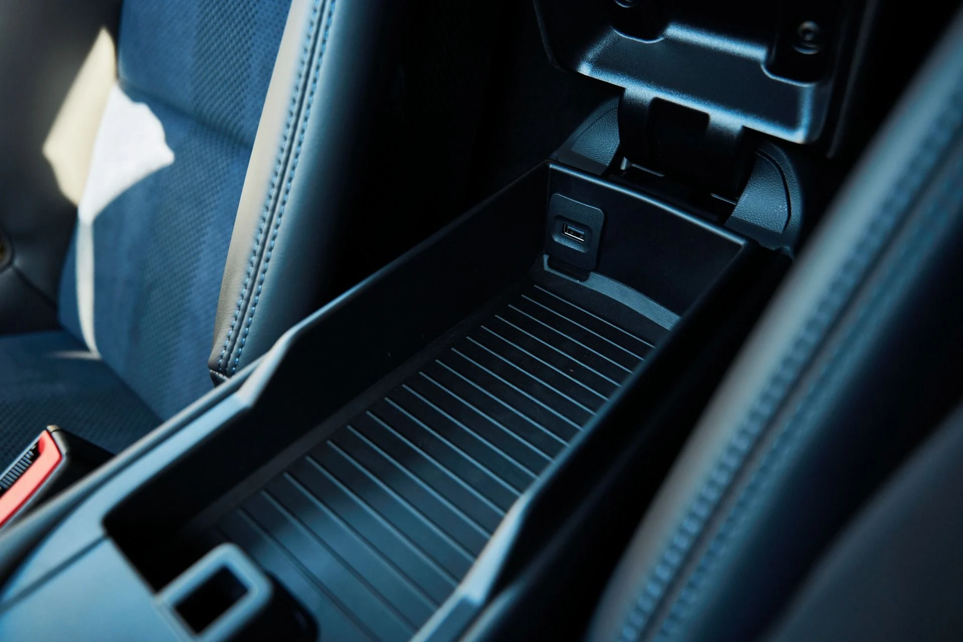 mph057_2328513013_Used_2025_Porsche_718_Cayman_GT_4_RS_1766025569_dcb17505e5