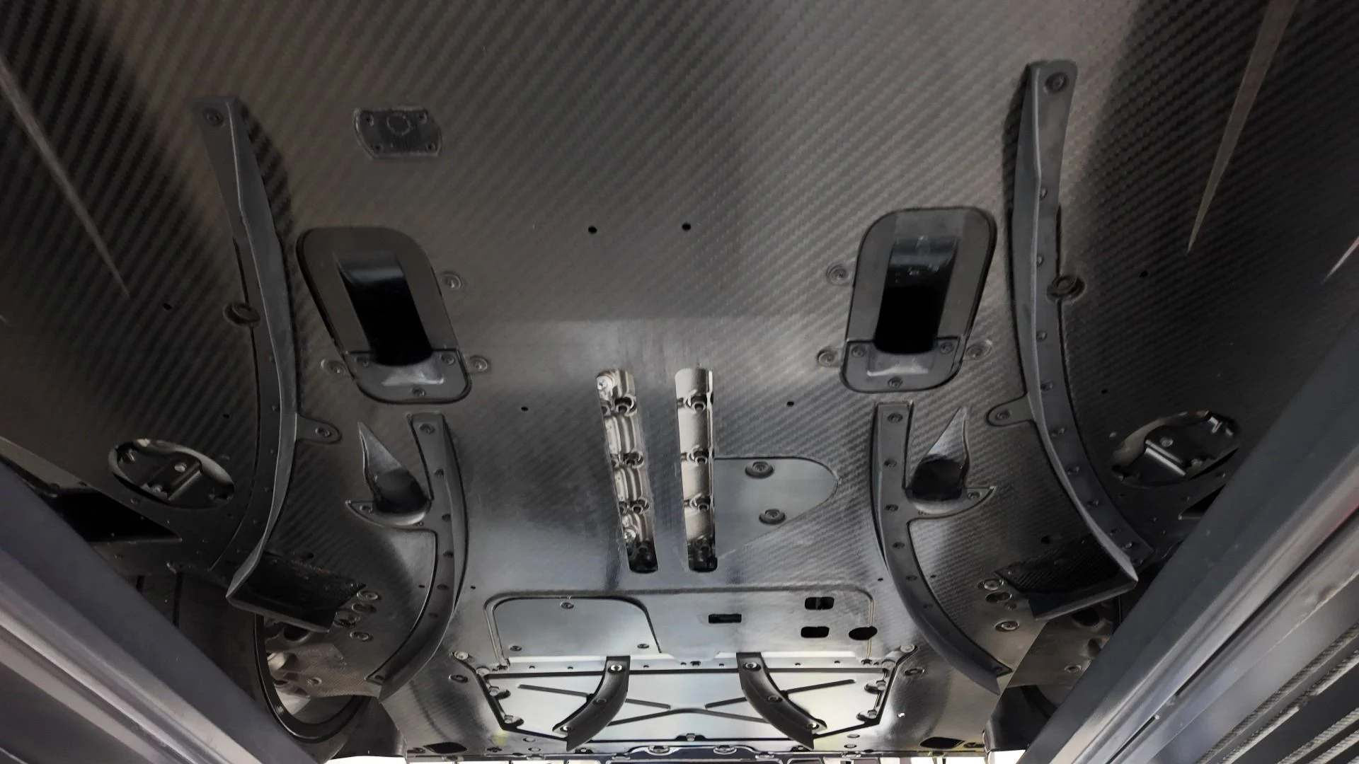mph057_2338151918_Used_2024_Ferrari_SF_90_Spider_1753906025_de1ee3afca