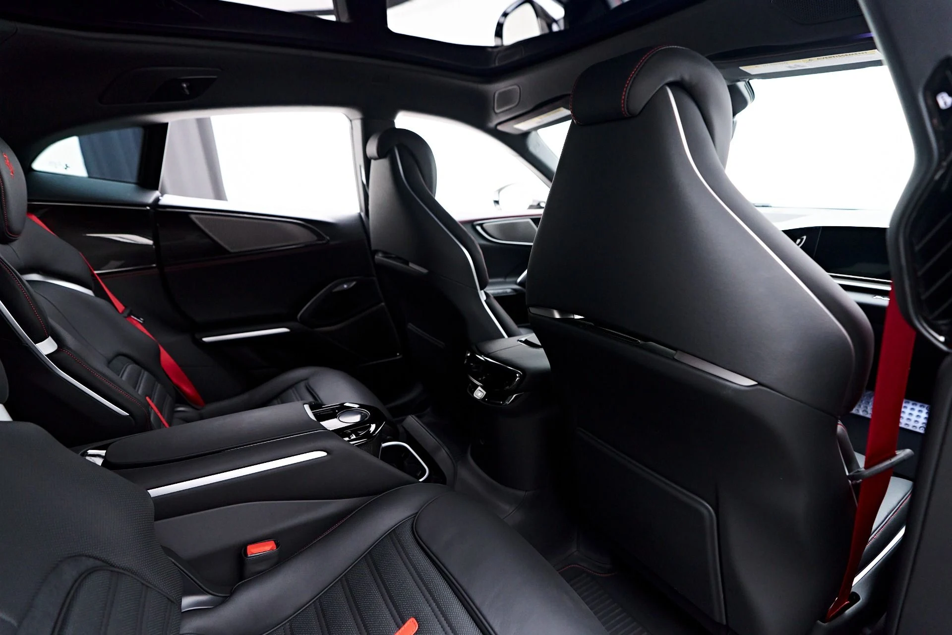 mph057_2351713040_Used_2024_Ferrari_Purosangue_Base_1757201188_f108acac9b