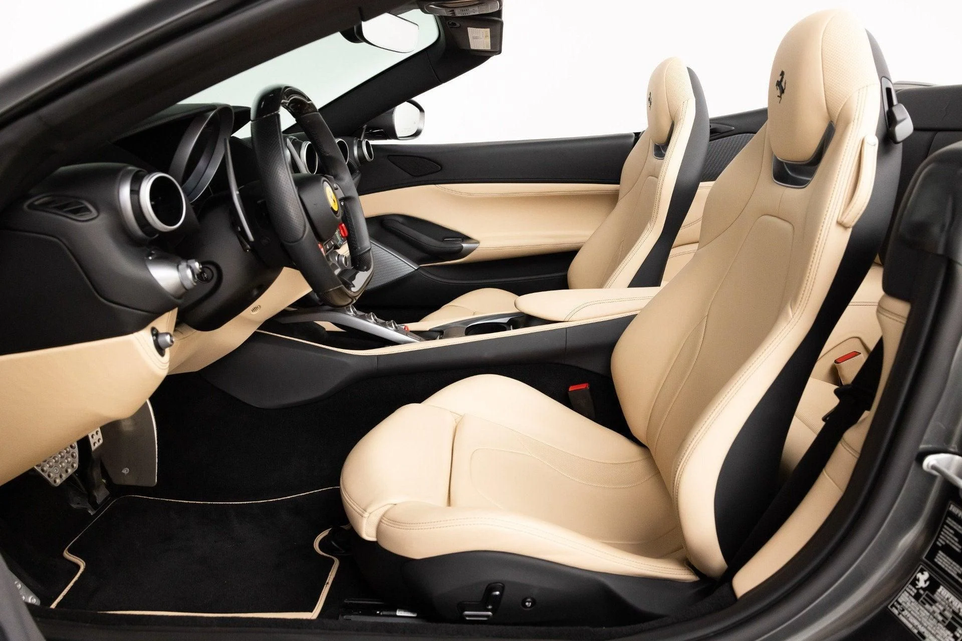 mph057_2368031357_Used_2023_Ferrari_Portofino_M_1784803723_f834ca18ec