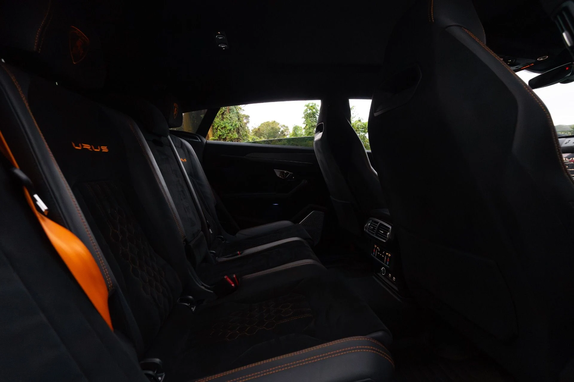 mph057_2376869409_Used_2023_Lamborghini_Urus_Performante_1764644913_8f132976de