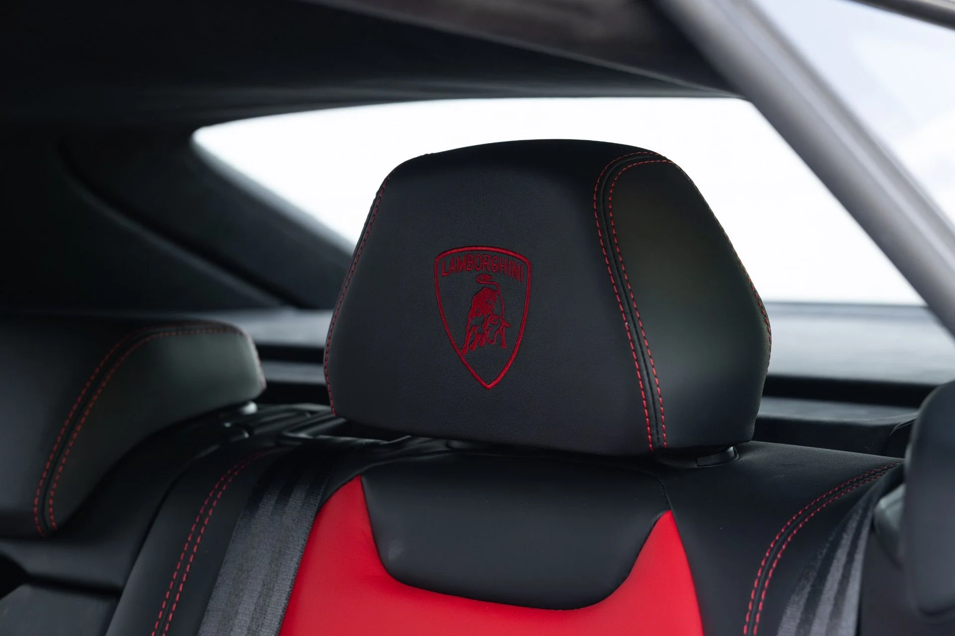 mph057_2381513605_Used_2022_Lamborghini_Urus_1778780626_6bc494bcee