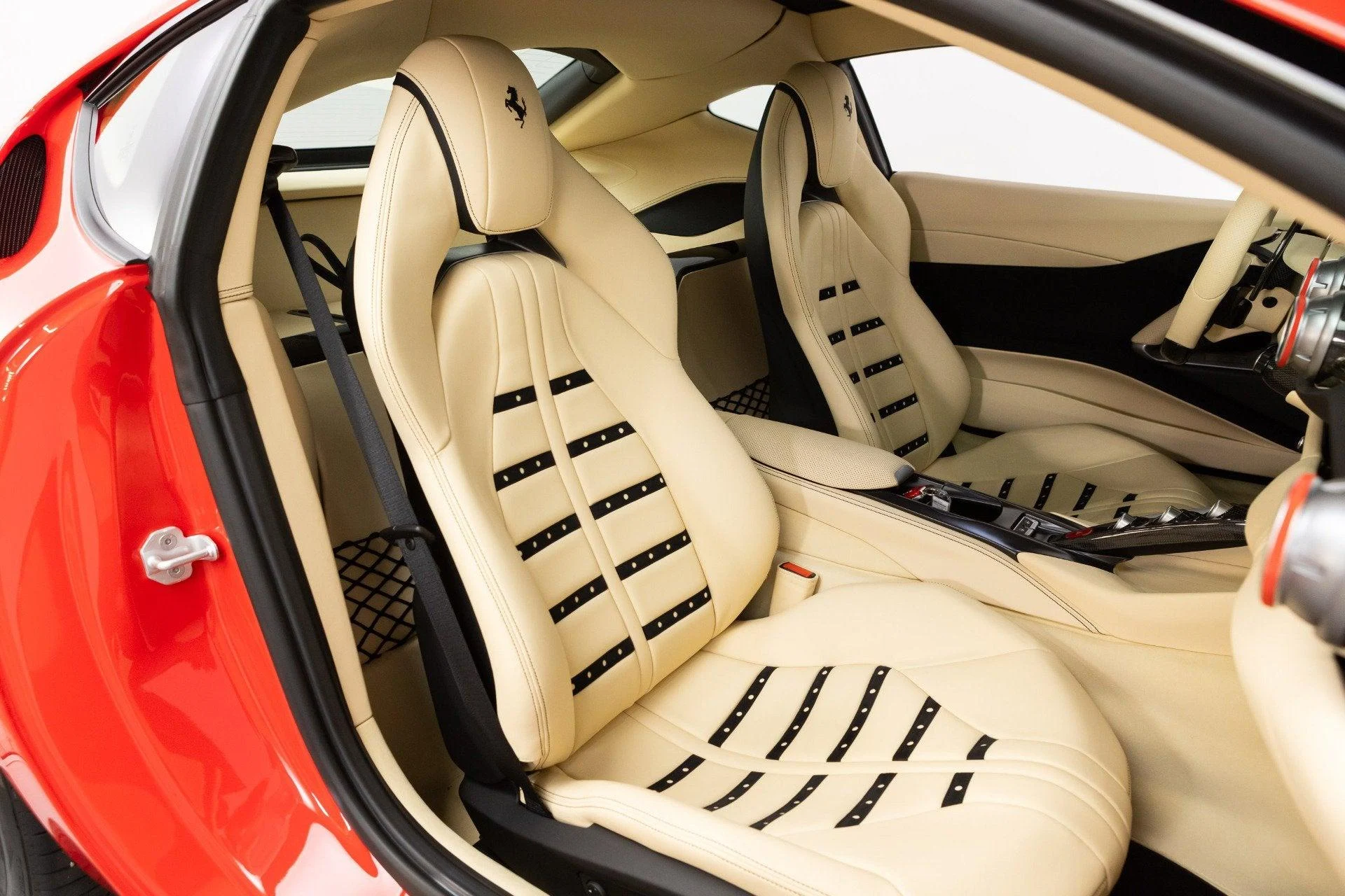 mph057_2383246485_Used_2018_Ferrari_812_Superfast_1777368521_582ddd7914