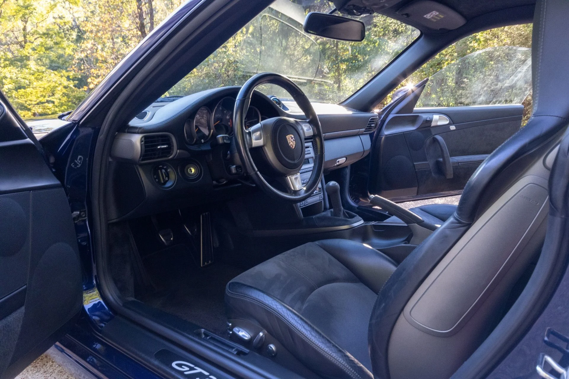 mph057_2408676899_Used_2007_Porsche_911_GT_3_1791996870_ba7ff9f792