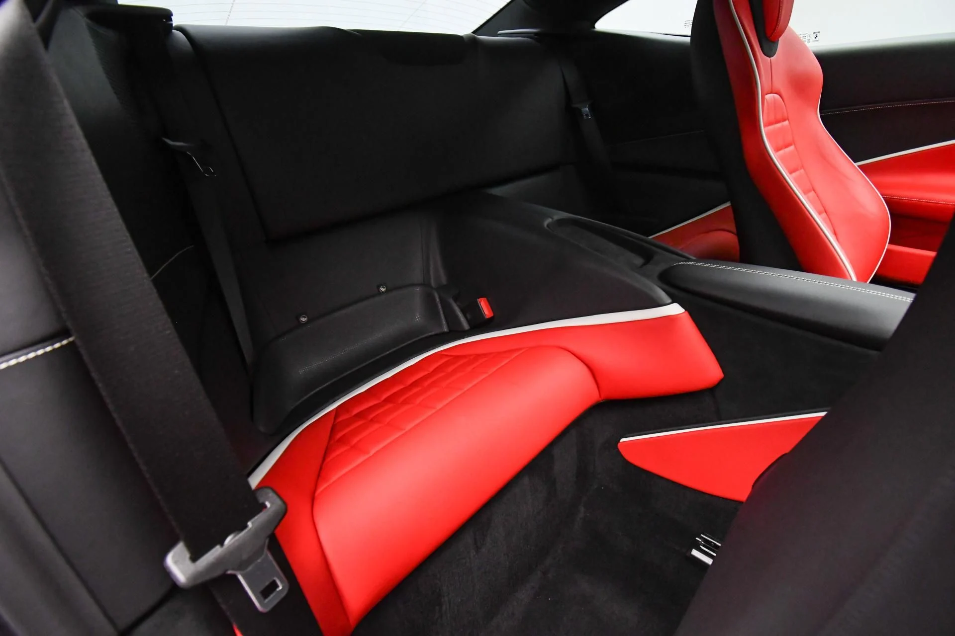 mph057_2411462634_Used_2023_Ferrari_Roma_1747383603_cf50aa5df1
