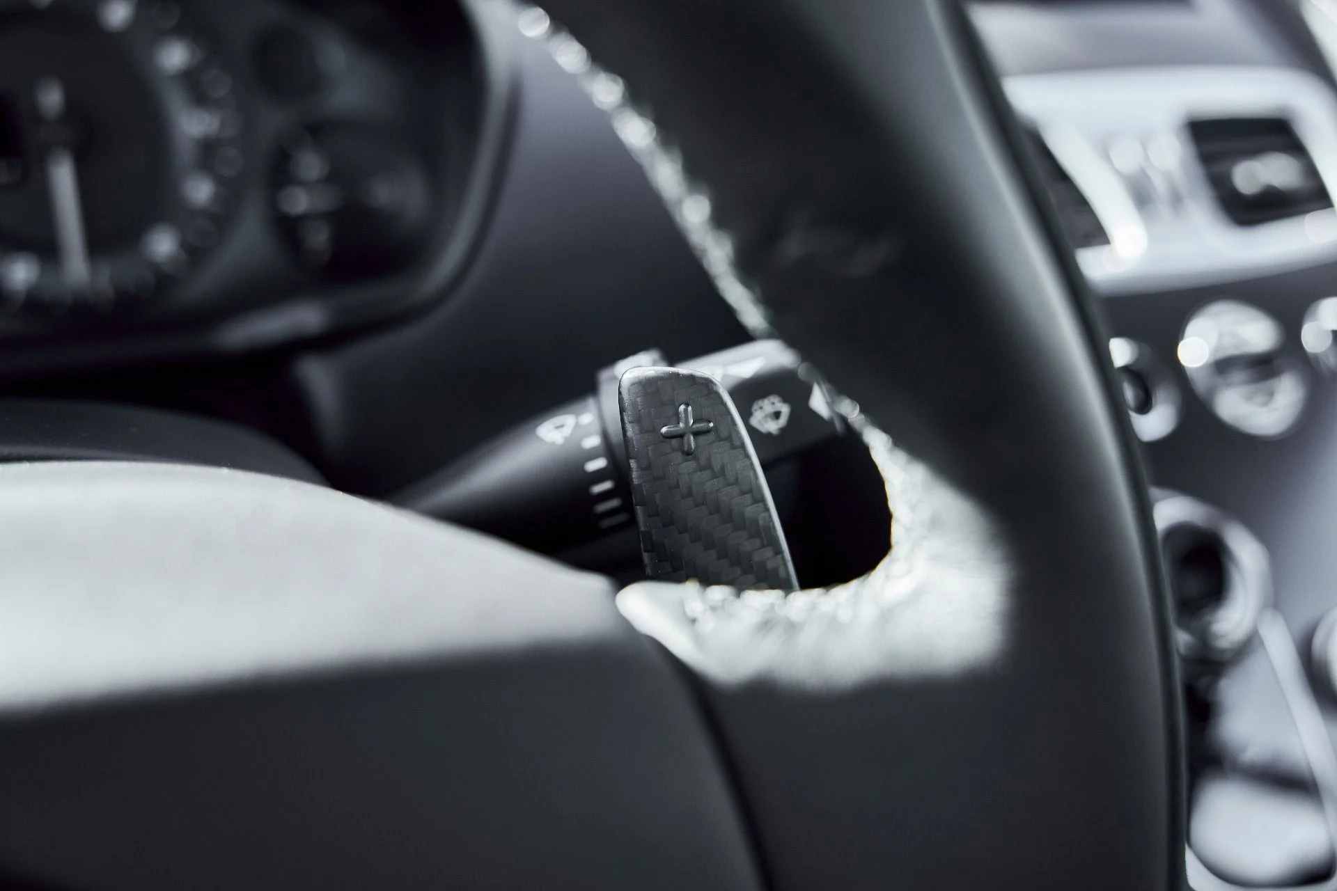 mph057_2418083990_Used_2014_Aston_Martin_Vanquish_V12_1773193825_a02aa6b3ba