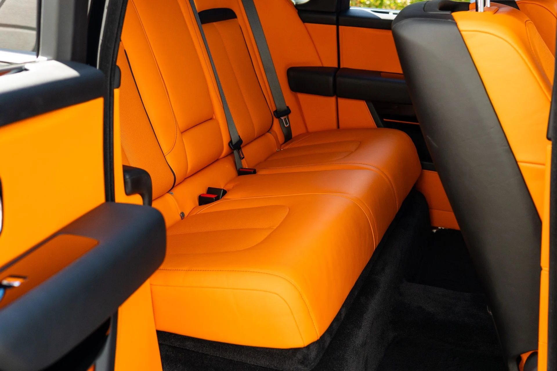 mph057_2430913843_Used_2019_Rolls_Royce_Cullinan_1769627245_787dc1646b