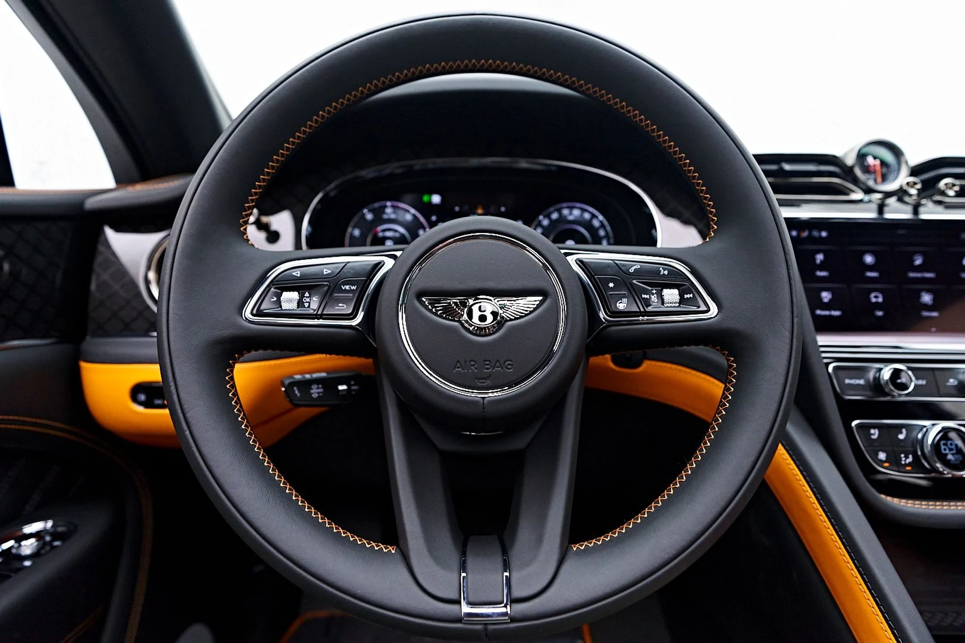 mph057_248918848_Used_2025_Bentley_Bentayga_S_Black_Edition_1738363048_c32f509d51