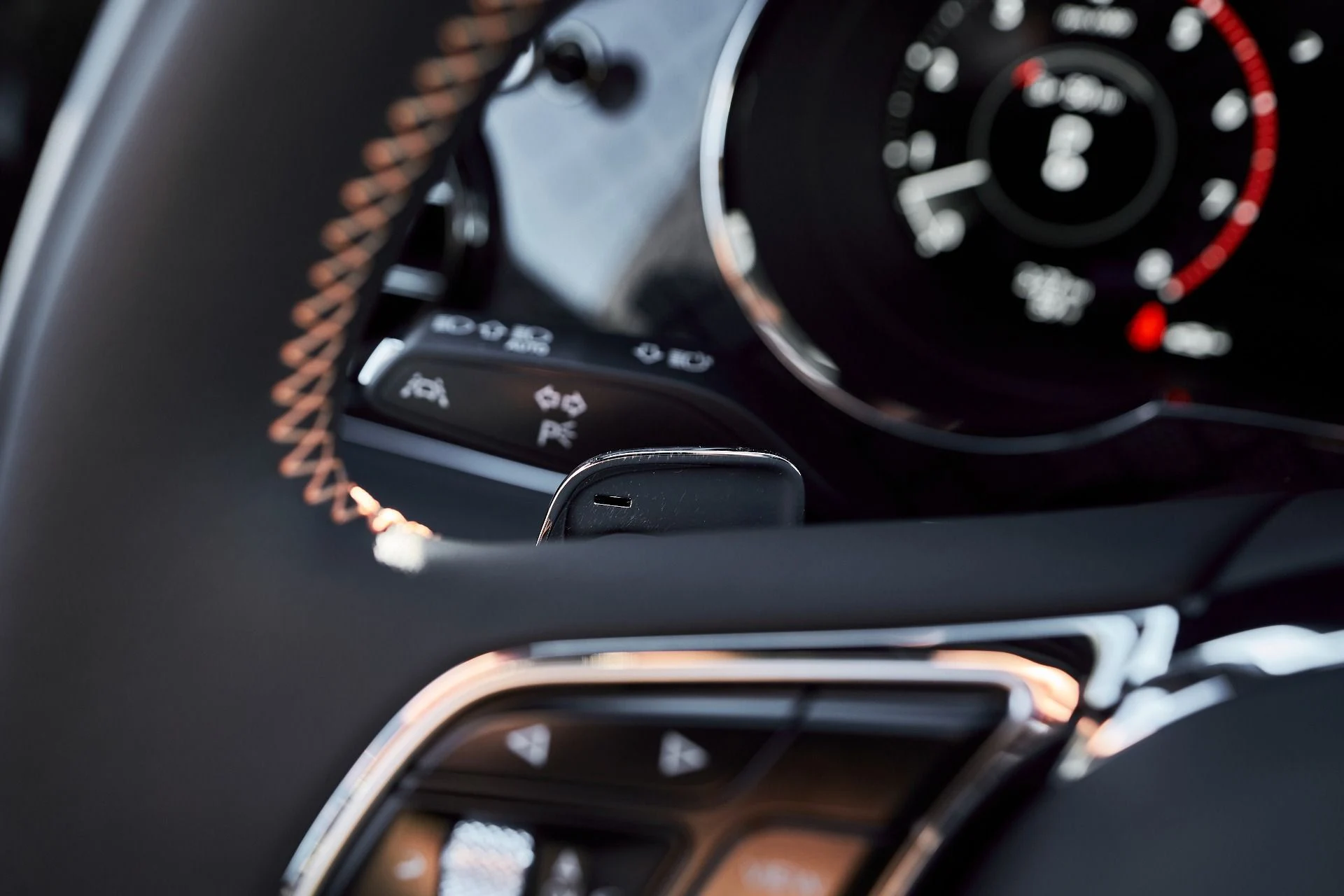 mph057_2506446446_Used_2025_Bentley_Bentayga_S_Black_Edition_1764904256_8076071e16