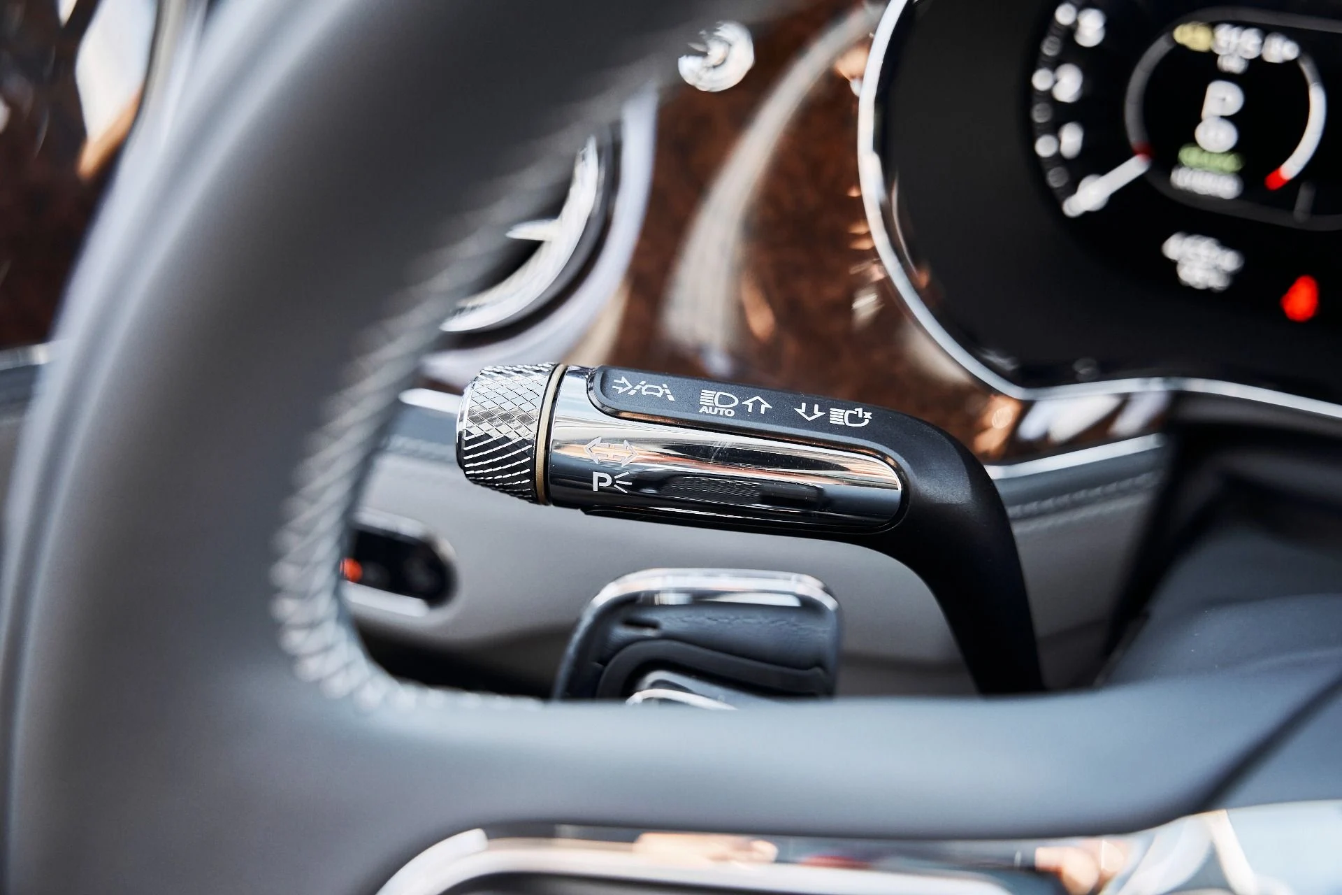 mph057_2512416399_Used_2026_Bentley_Flying_Spur_V8_1775613342_b954ced245