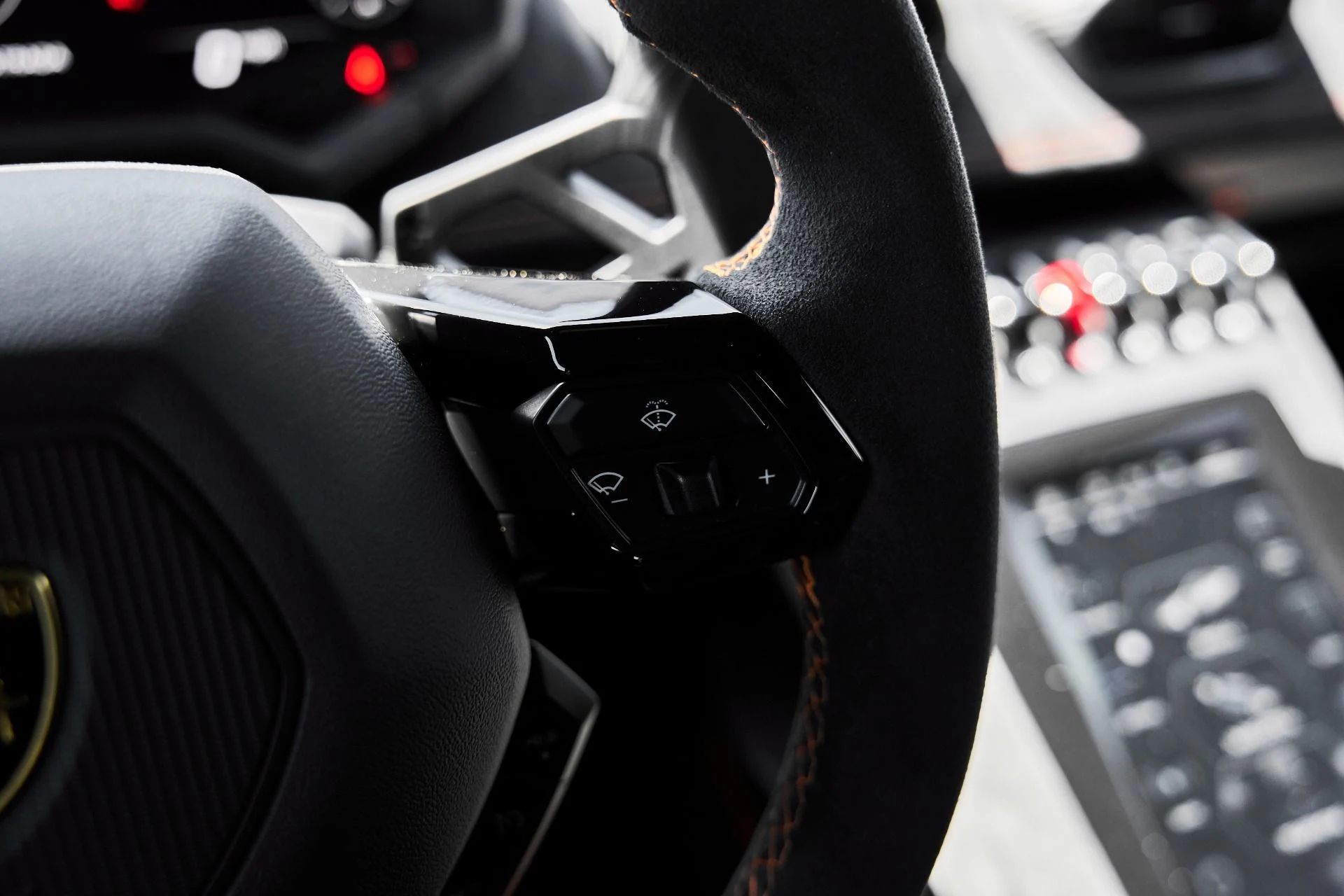 mph057_2538038815_Used_2023_Lamborghini_Huracan_Sterrato_Base_1776823491_80247bddf5