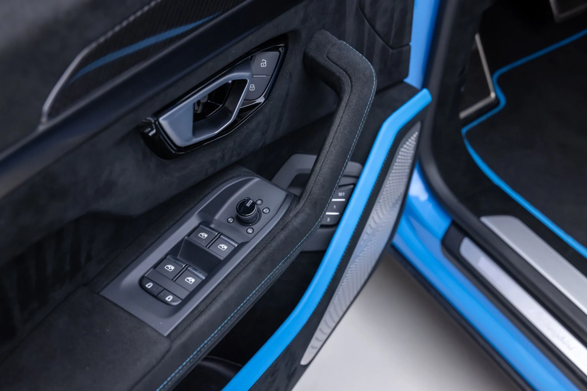 mph057_2540422362_13287_p58_l_4acd265d5f