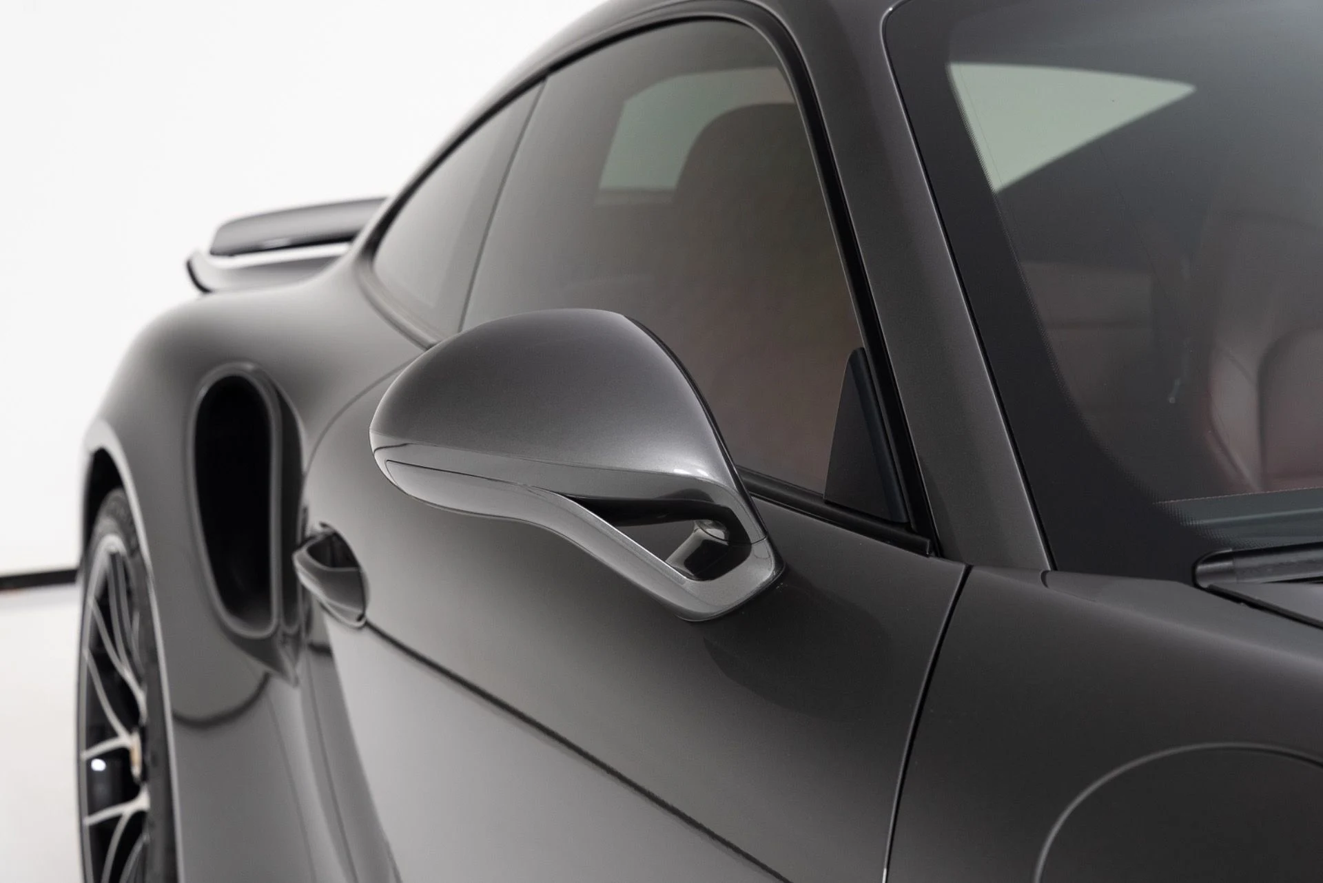 mph057_2543924528_Used_2019_Porsche_911_Turbo_S_1774999657_9f22989b98