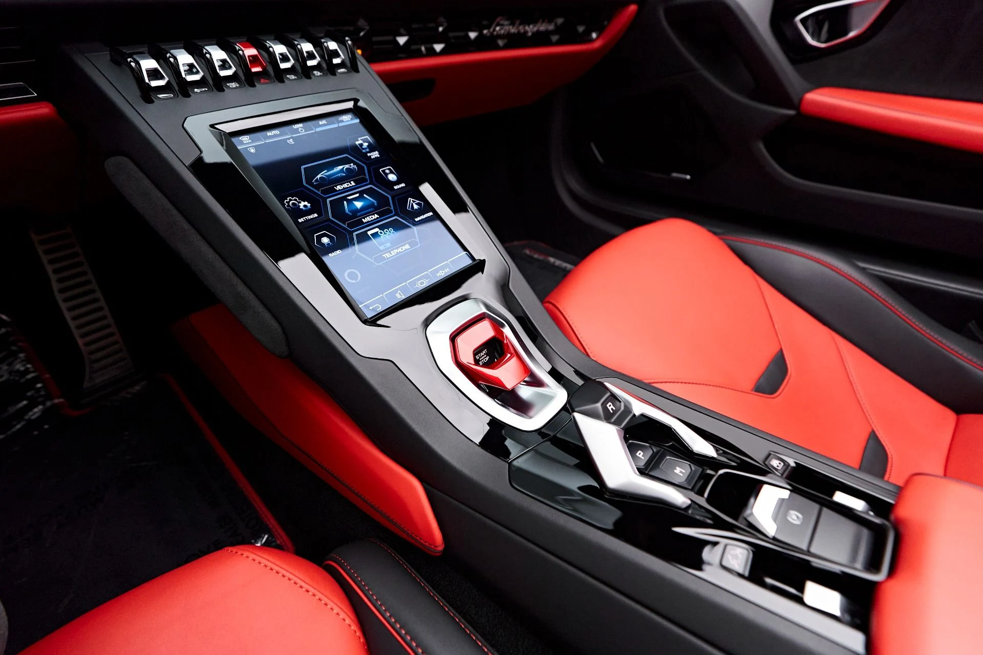 mph057_2574755228_Used_2021_Lamborghini_Huracan_EVO_Base_1729305631_92aaea185f
