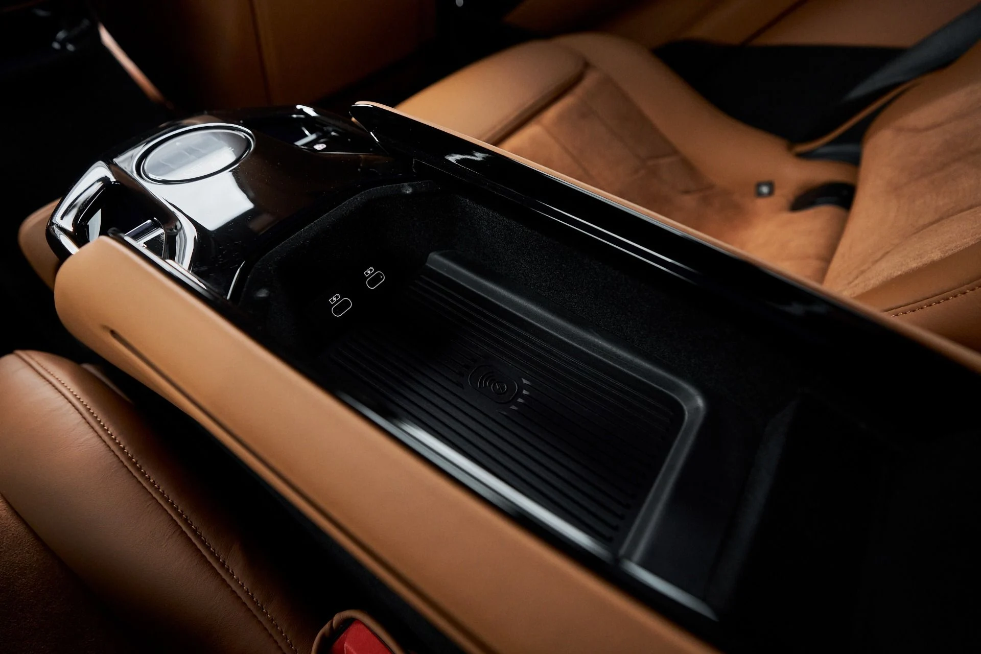 mph057_2575858515_Used_2025_Ferrari_Purosangue_1762993306_04b02bdb0b