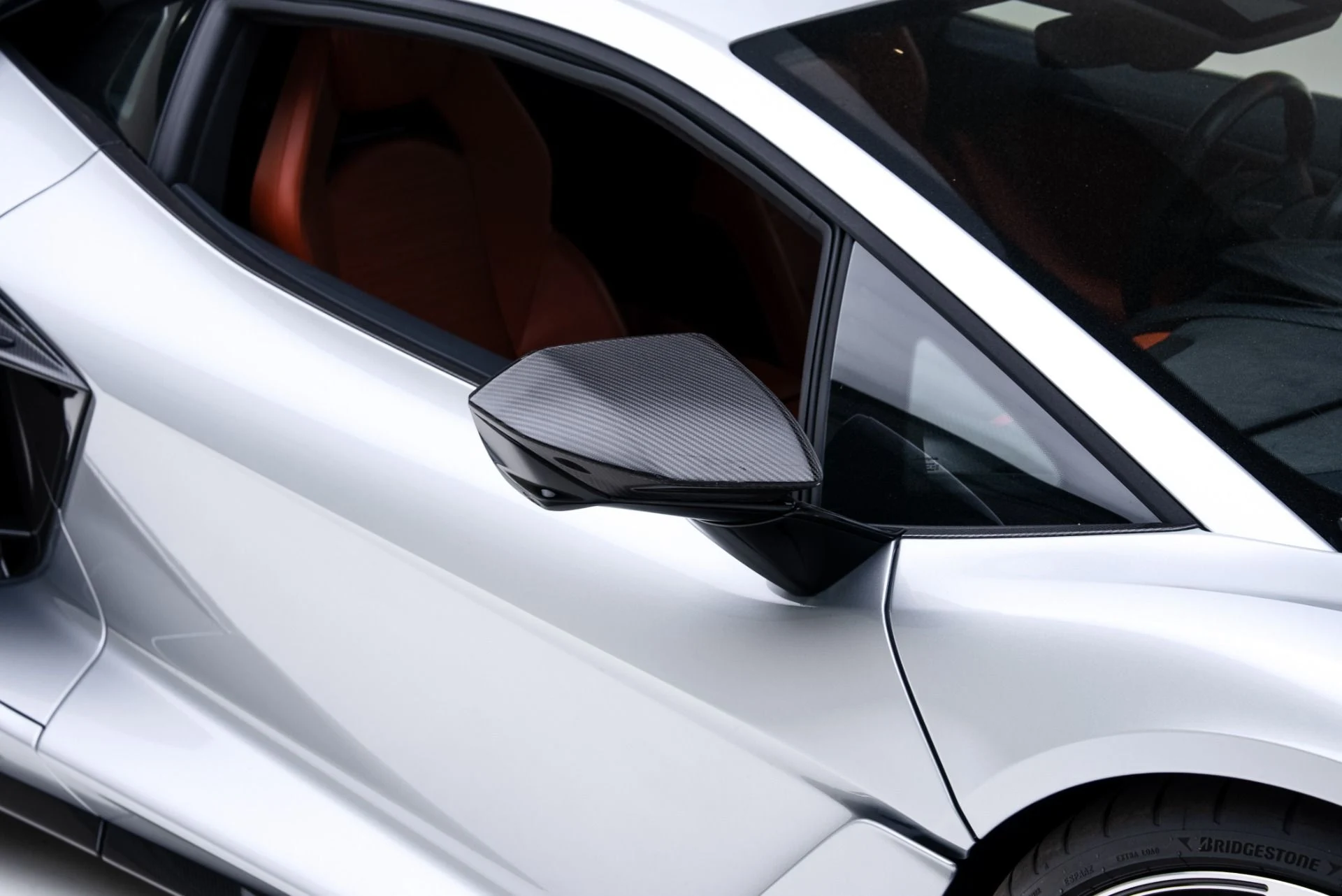 mph057_2631366853_Used_2025_Lamborghini_Revuelto_1770663111_ae7ee55660