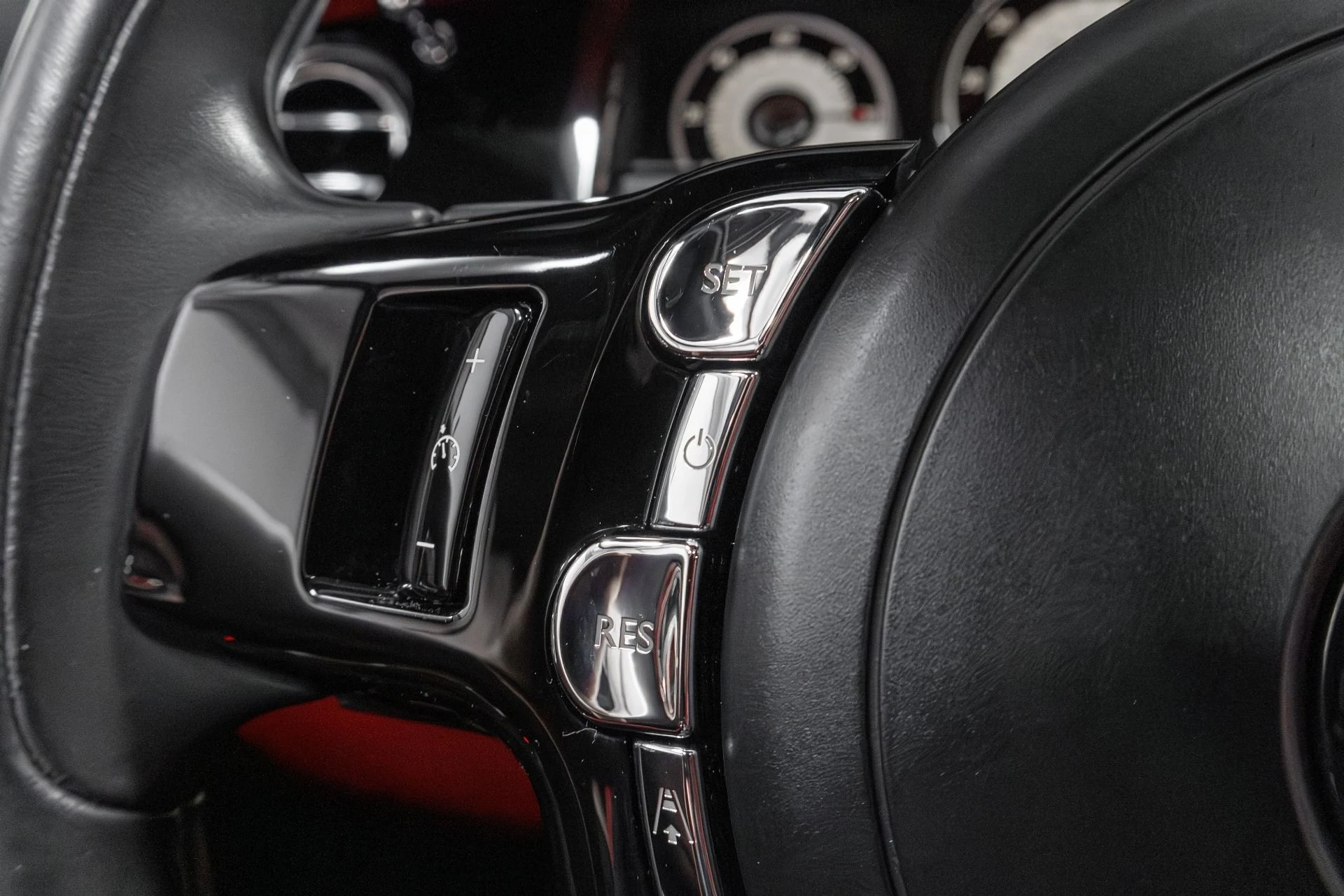 mph057_265141596_Used_2014_Rolls_Royce_Wraith_1768708203_c17e09f089