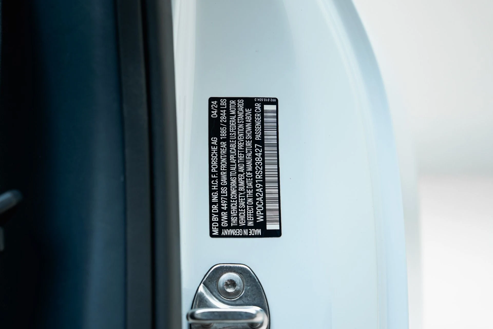 mph057_2685693816_Used_2024_Porsche_911_Carrera_4_1789493905_a26aa2f3dc
