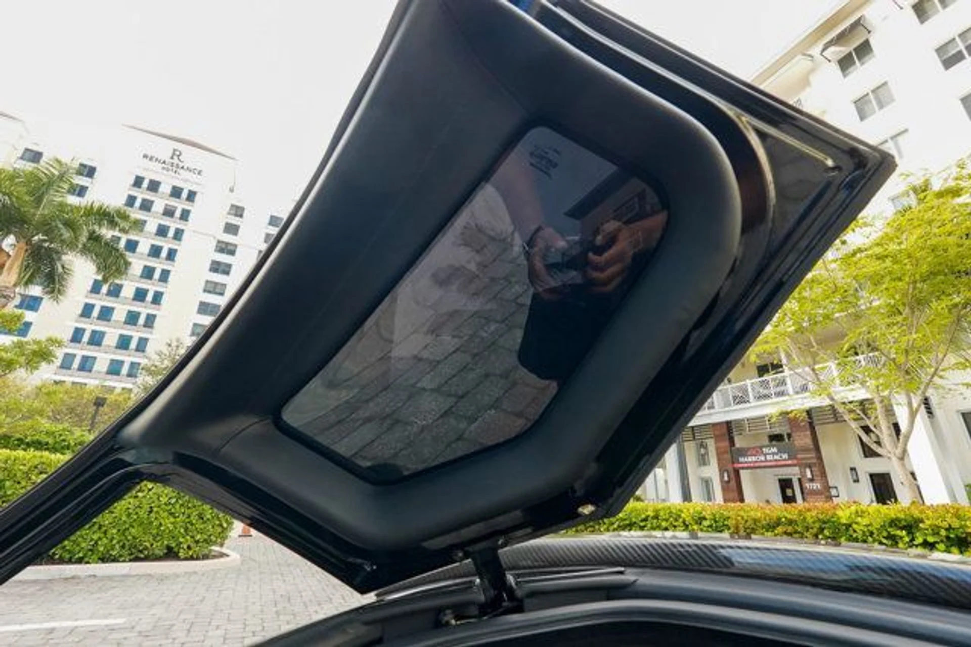 mph057_2689331077_22942328_58_640_ca47d7229a