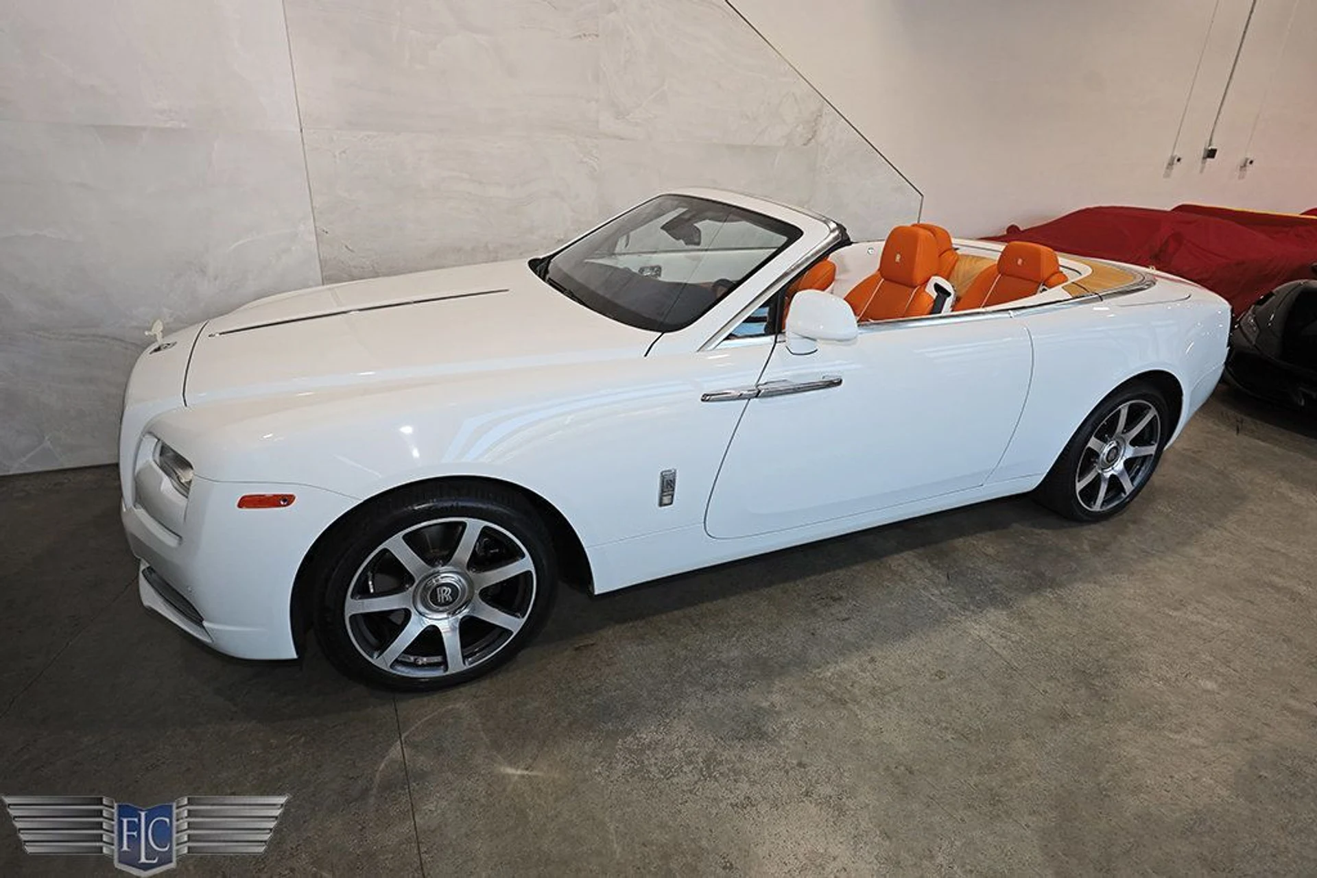 mph057_27046874_used_2017_rolls_royce_dawn_convertible_9689_23041760_58_1024_2b6d817983