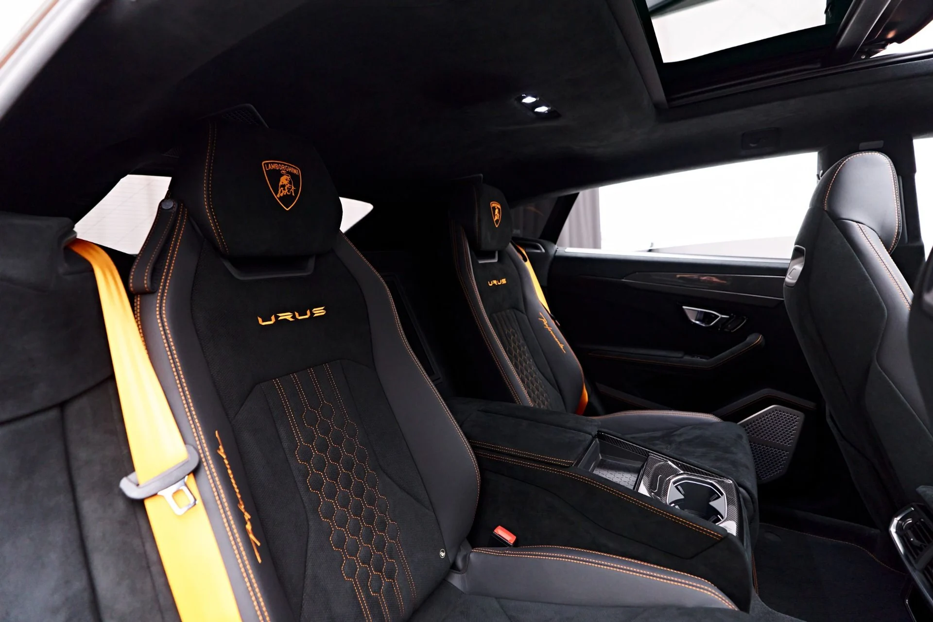 mph057_2721927985_Used_2023_Lamborghini_Urus_Performante_1758074145_e74f66b030