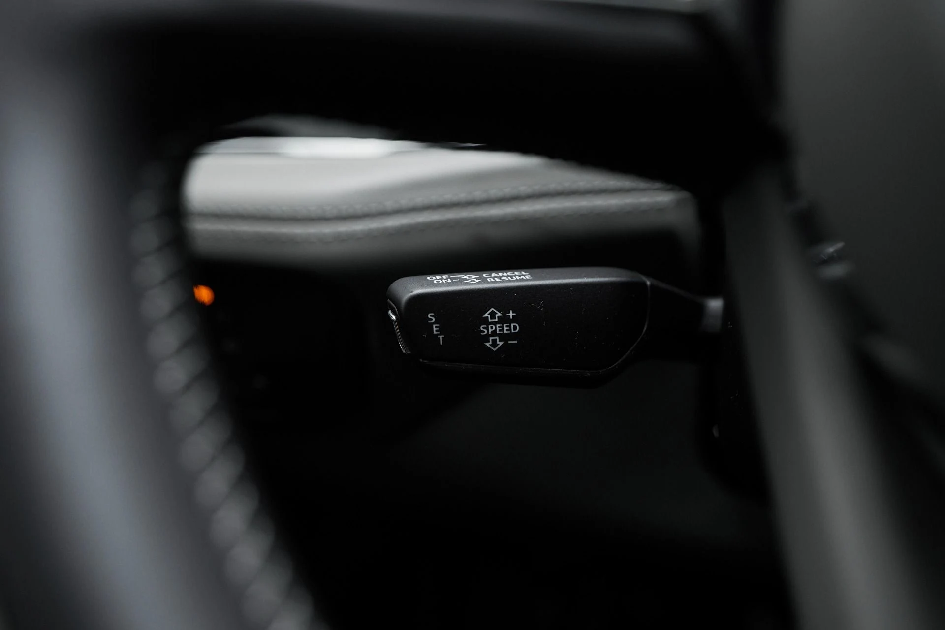 mph057_2754828302_Used_2023_Bentley_Bentayga_EWB_Azure_1763502564_21580a526a