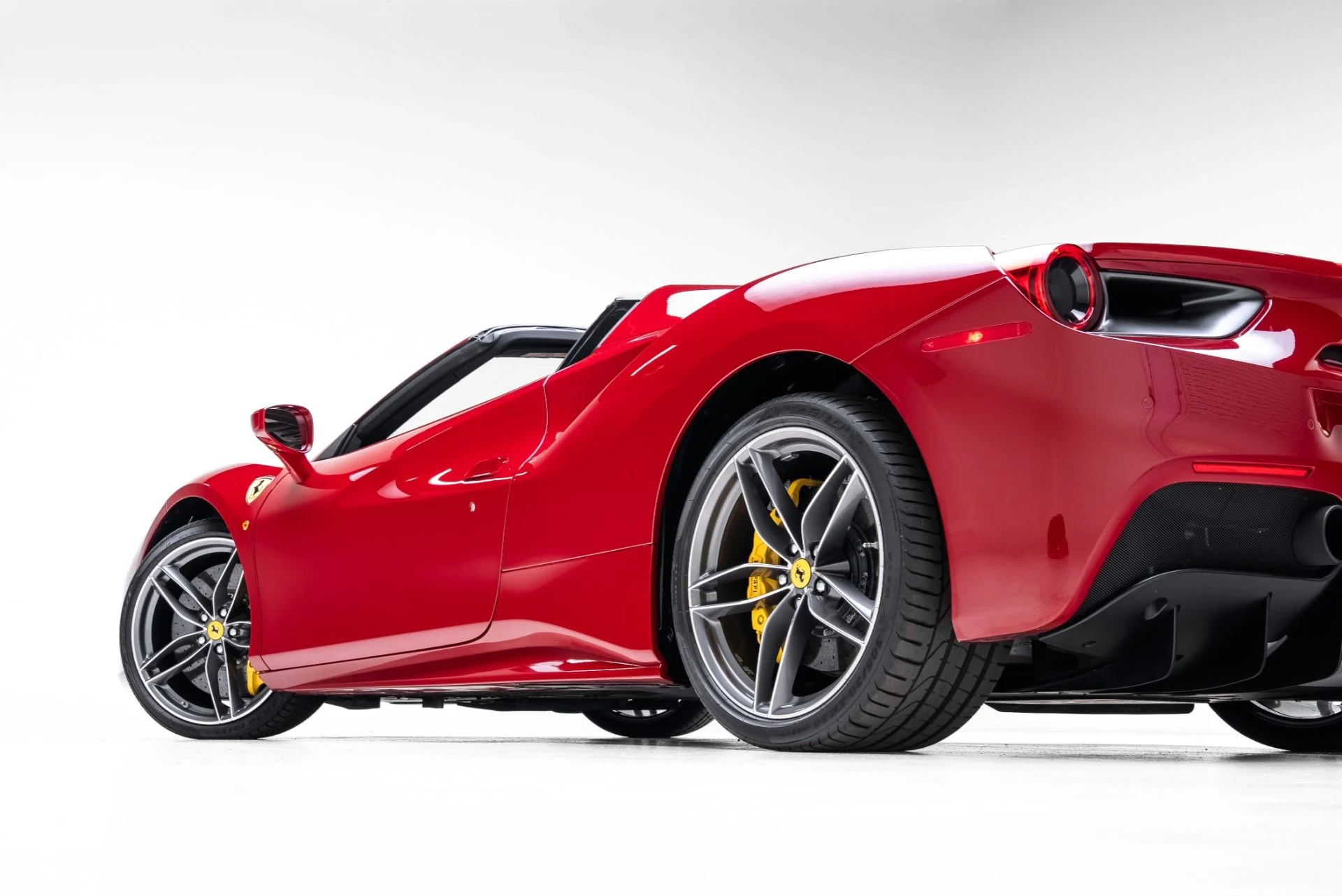 mph057_2767733706_Used_2019_Ferrari_488_Spider_1773085874_cff6ac186f