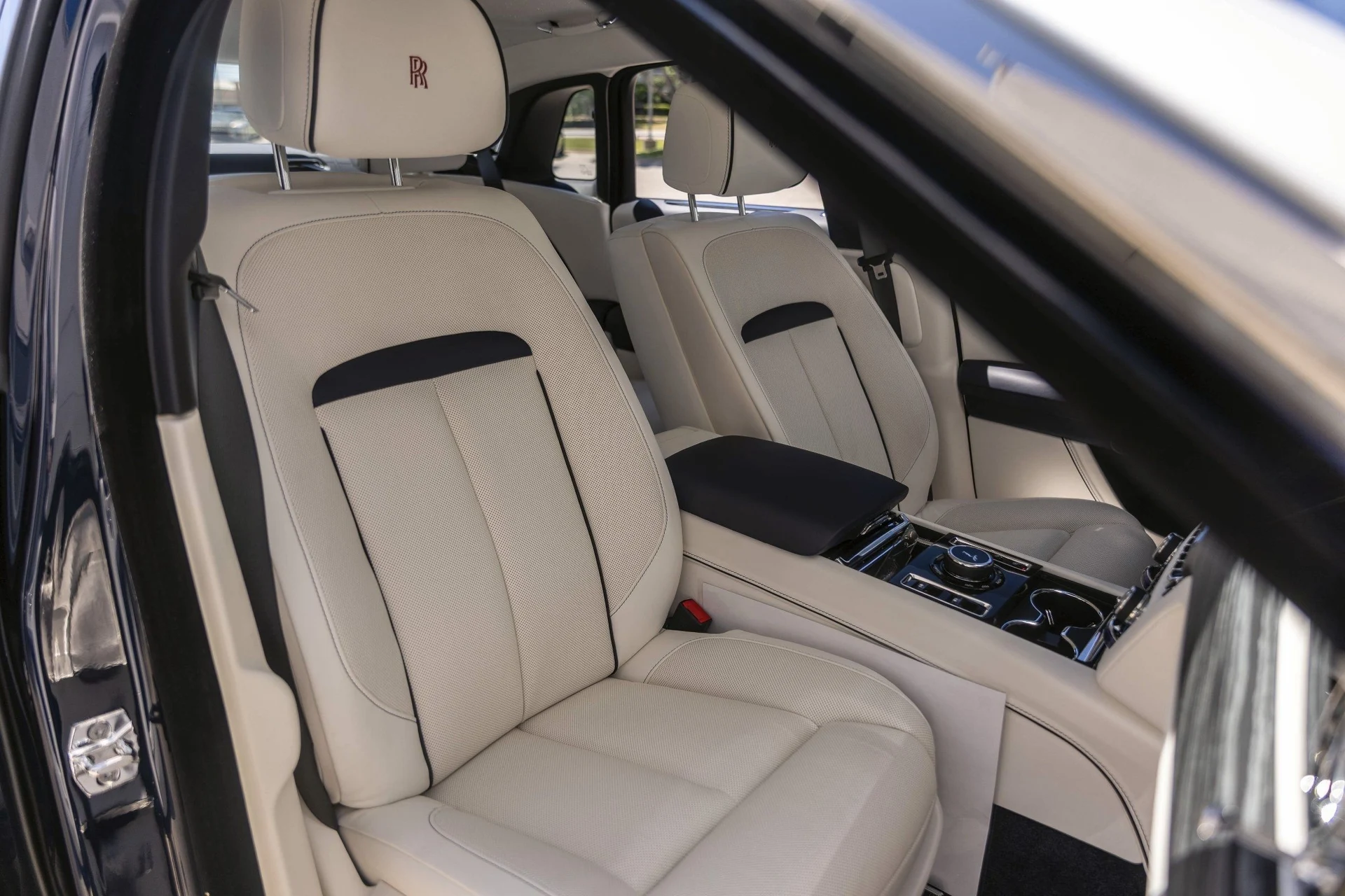 mph057_2768285347_Hi_Tech_Luxury_Imports_LLC_SCA_13_GZ_03_SU_230190_image_57_cd8c0927dd