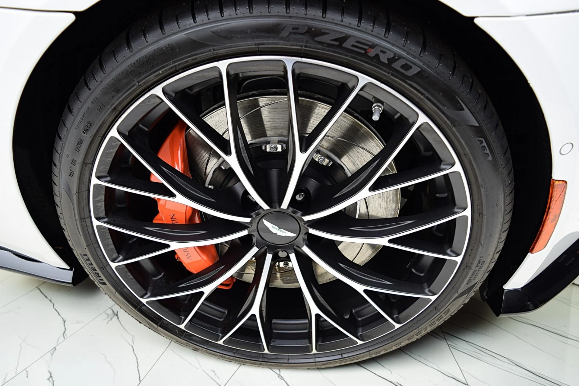 mph057_2784209475_Used_2023_Aston_Martin_Vantage_Roadster_ae594043c8