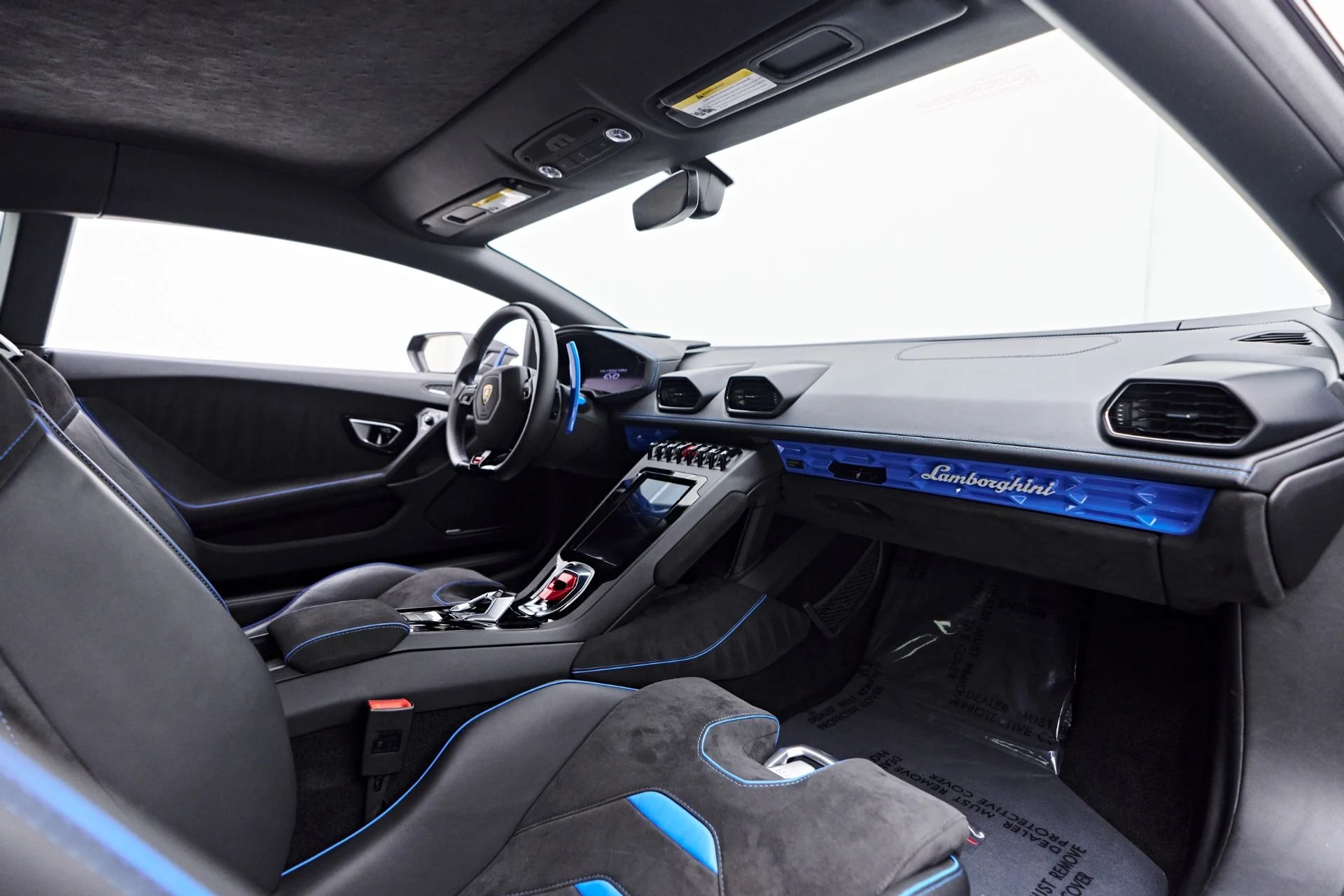 mph057_2812704181_Used_2021_Lamborghini_Huracan_EVO_Base_1758314700_2262379e68