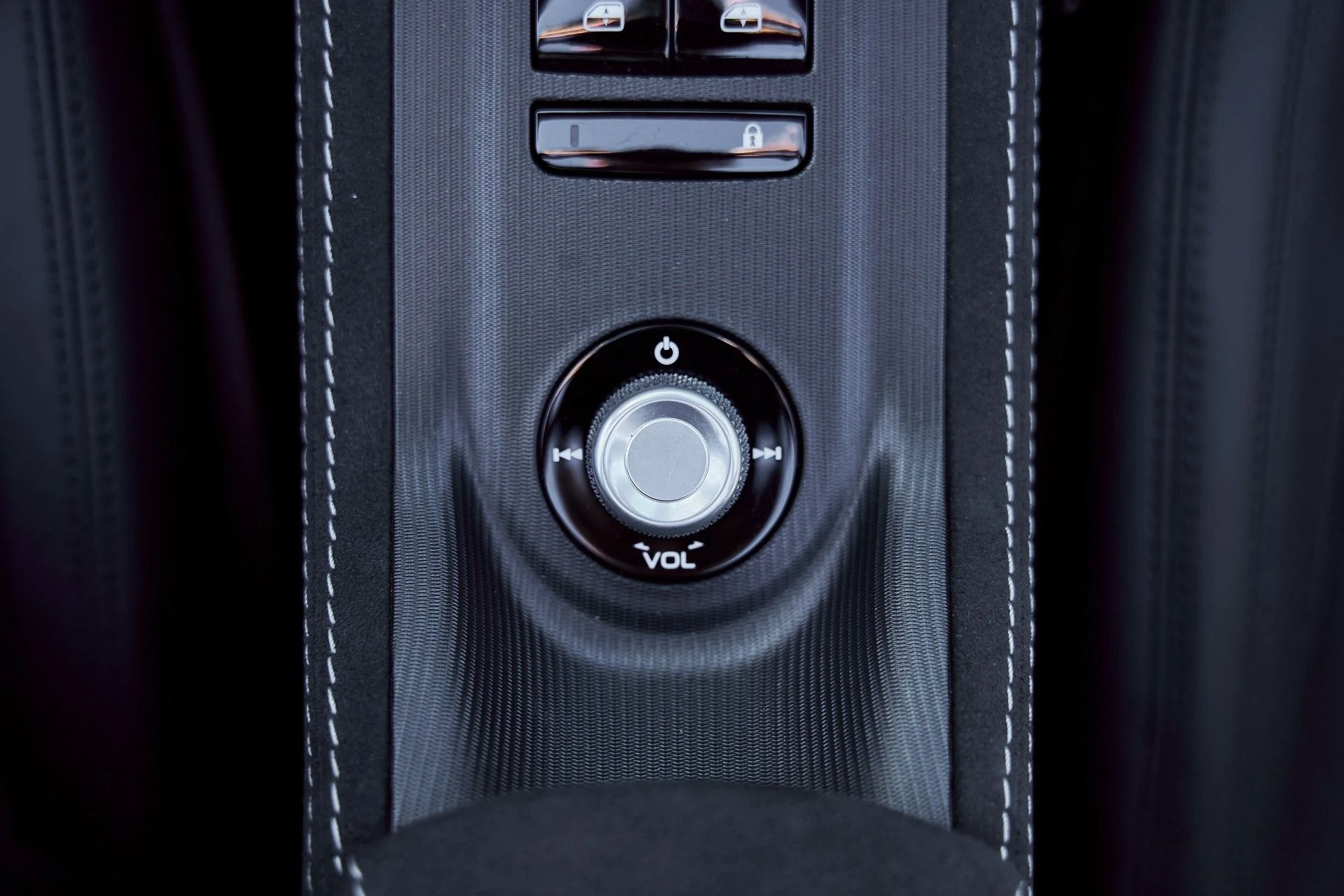 mph057_2818918397_Used_2024_Maserati_MC_20_1771382134_16940374d4