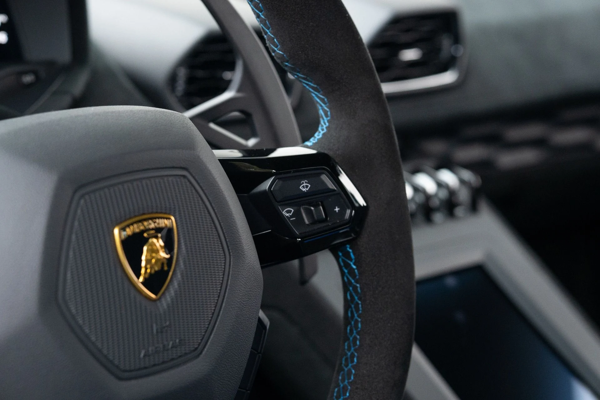 mph057_2822528088_Used_2023_Lamborghini_Huracan_STO_1770160431_ac7fdb48c2