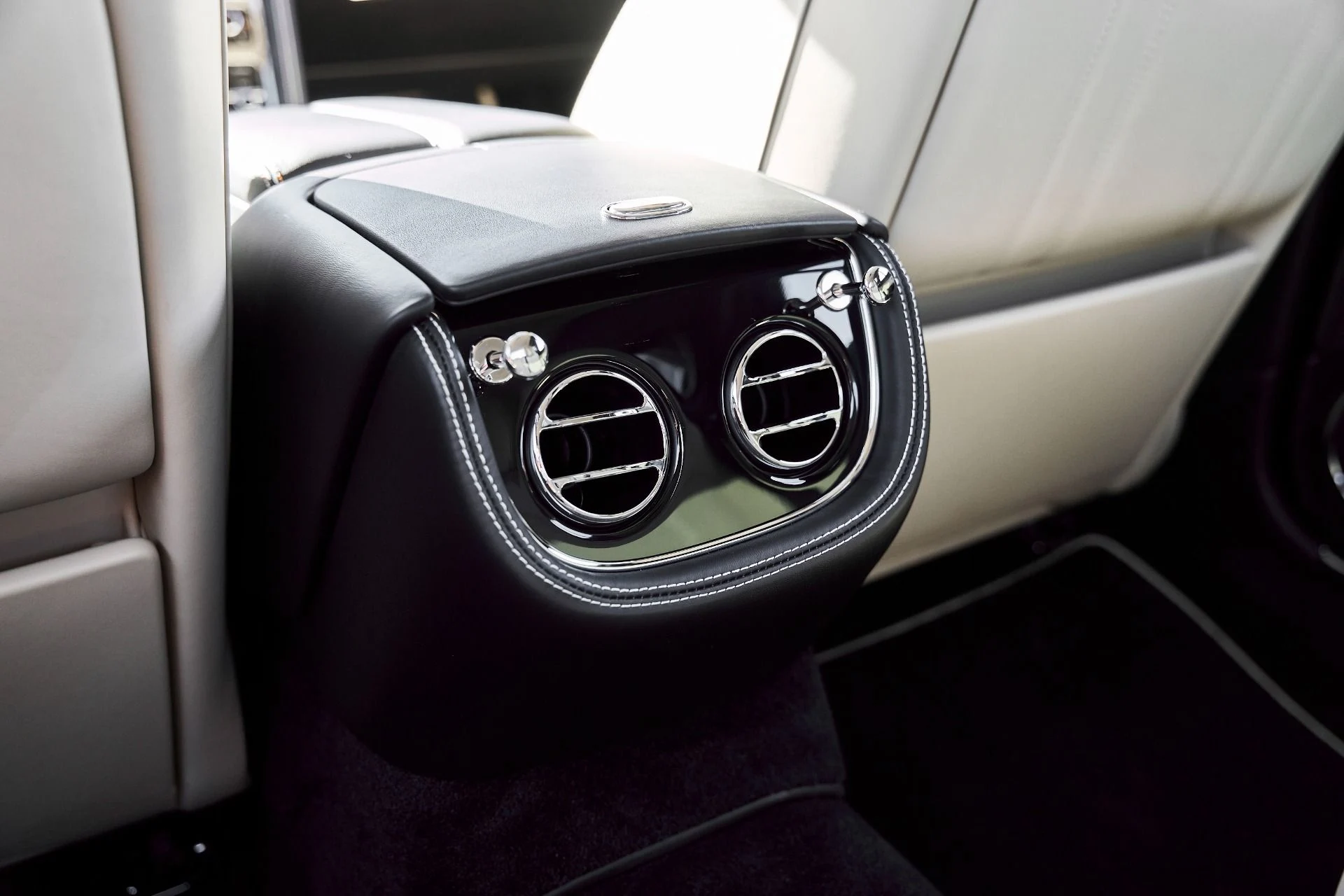 mph057_2831387101_Used_2019_Bentley_Mulsanne_Base_1773861430_025f2adc55