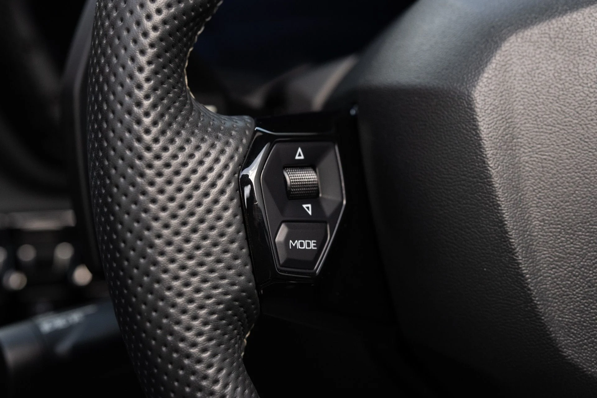 mph057_287132433_Used_2020_Lamborghini_Aventador_LP_770_4_SVJ_Roadster_1766609736_eacbaf30fe