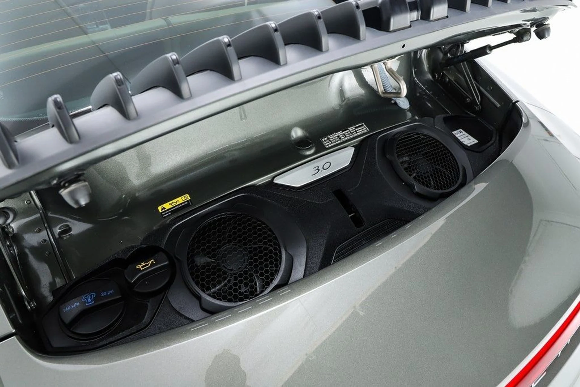 mph057_2883449921_88cd2a01be2da8444fd5a9de23986bf3x_2803dd27b6