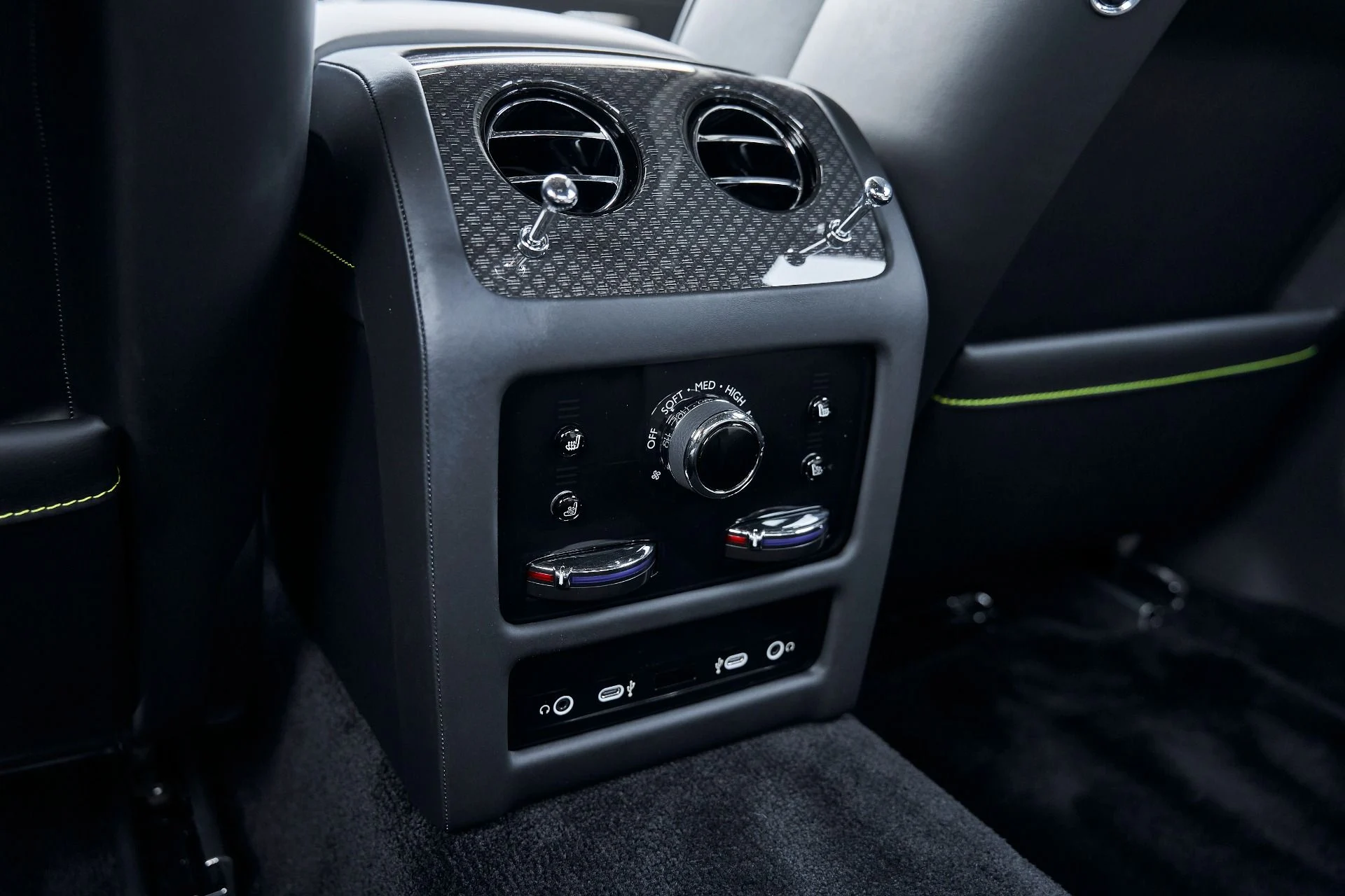 mph057_290846287_Used_2025_Rolls_Royce_Ghost_Black_Badge_1769049559_ed126fe6be