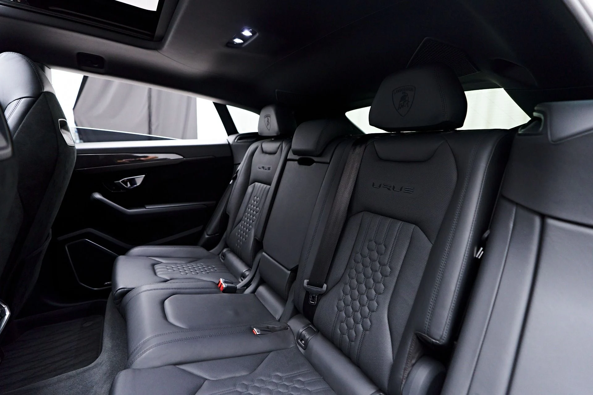 mph057_2919288558_Used_2023_Lamborghini_Urus_Performante_1756943524_e08bae2869