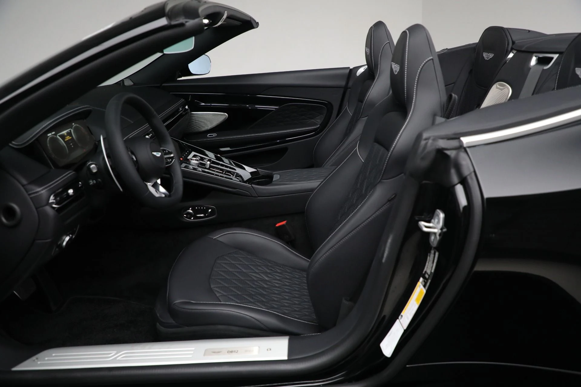 mph057_2932105729_New_2025_Aston_Martin_DB_12_Volante_639c41d1c1