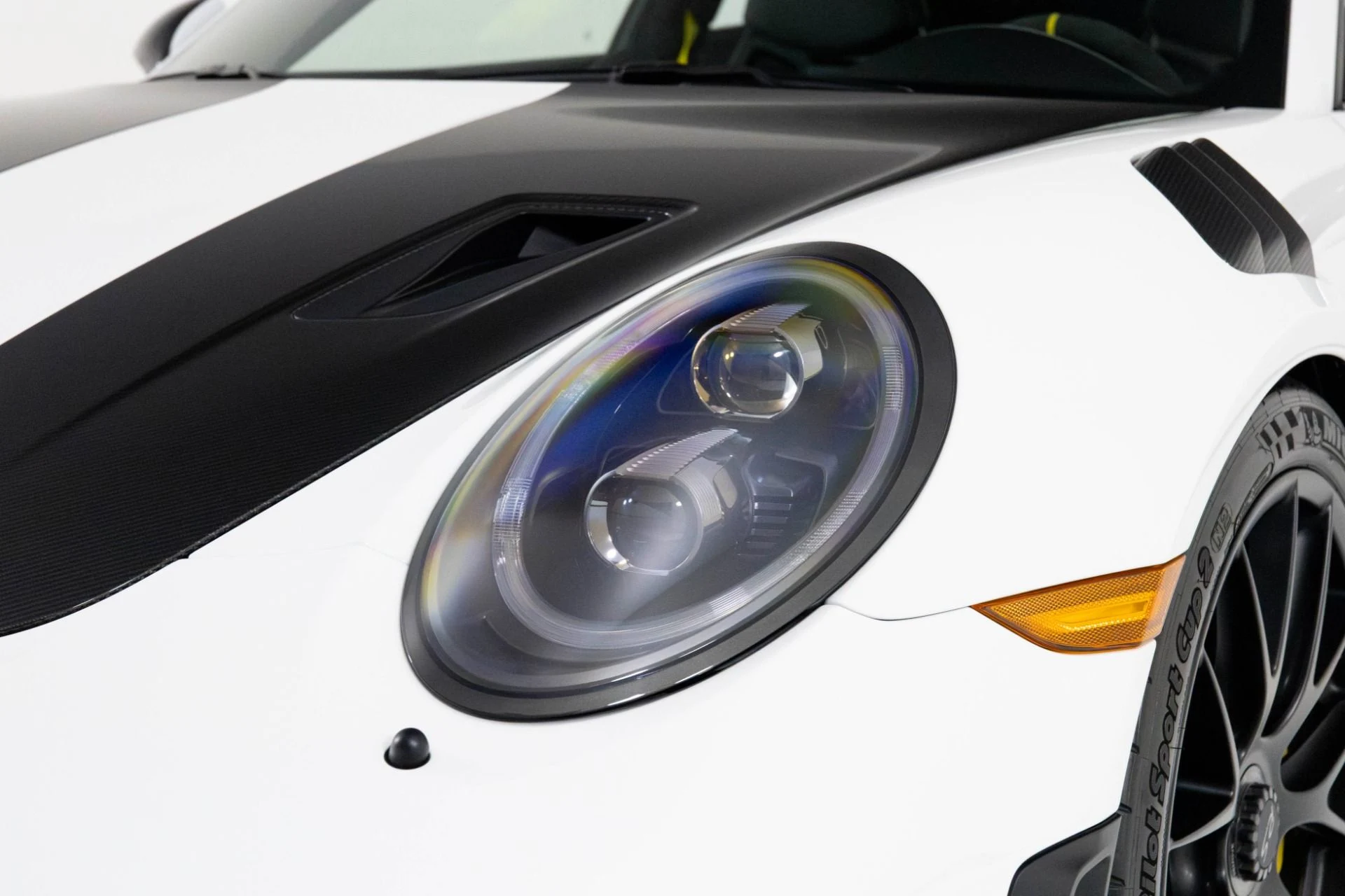 mph057_2932318891_Used_2018_Porsche_911_GT_2_RS_1762386695_ca29c76b6a