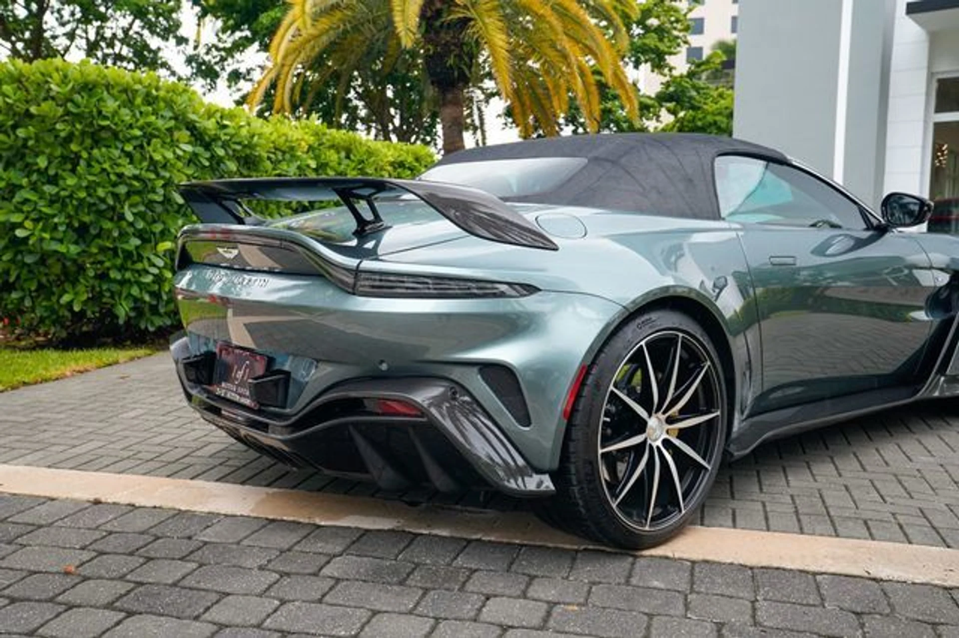 mph057_2932759865_22938048_58_c434bade6d