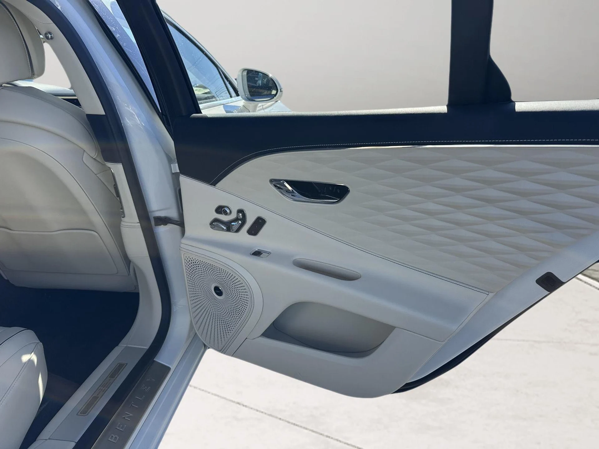 mph057_2939973681_bf07b6fc3ba1ec1b7b5aa656d63bcfc2_e541c24496