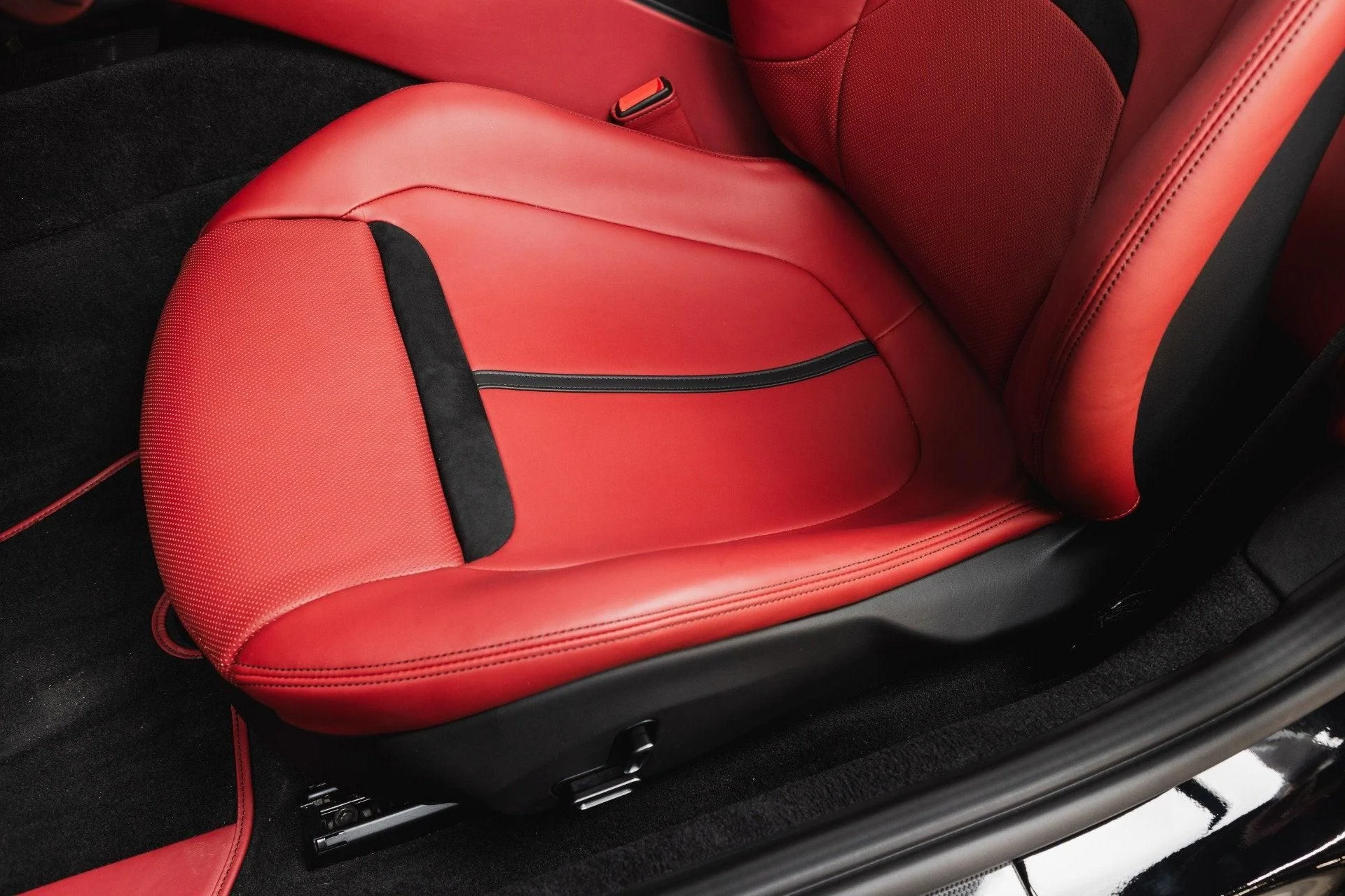 mph057_2948927125_Used_2024_Ferrari_Roma_Spider_1777350167_080c7d30b9