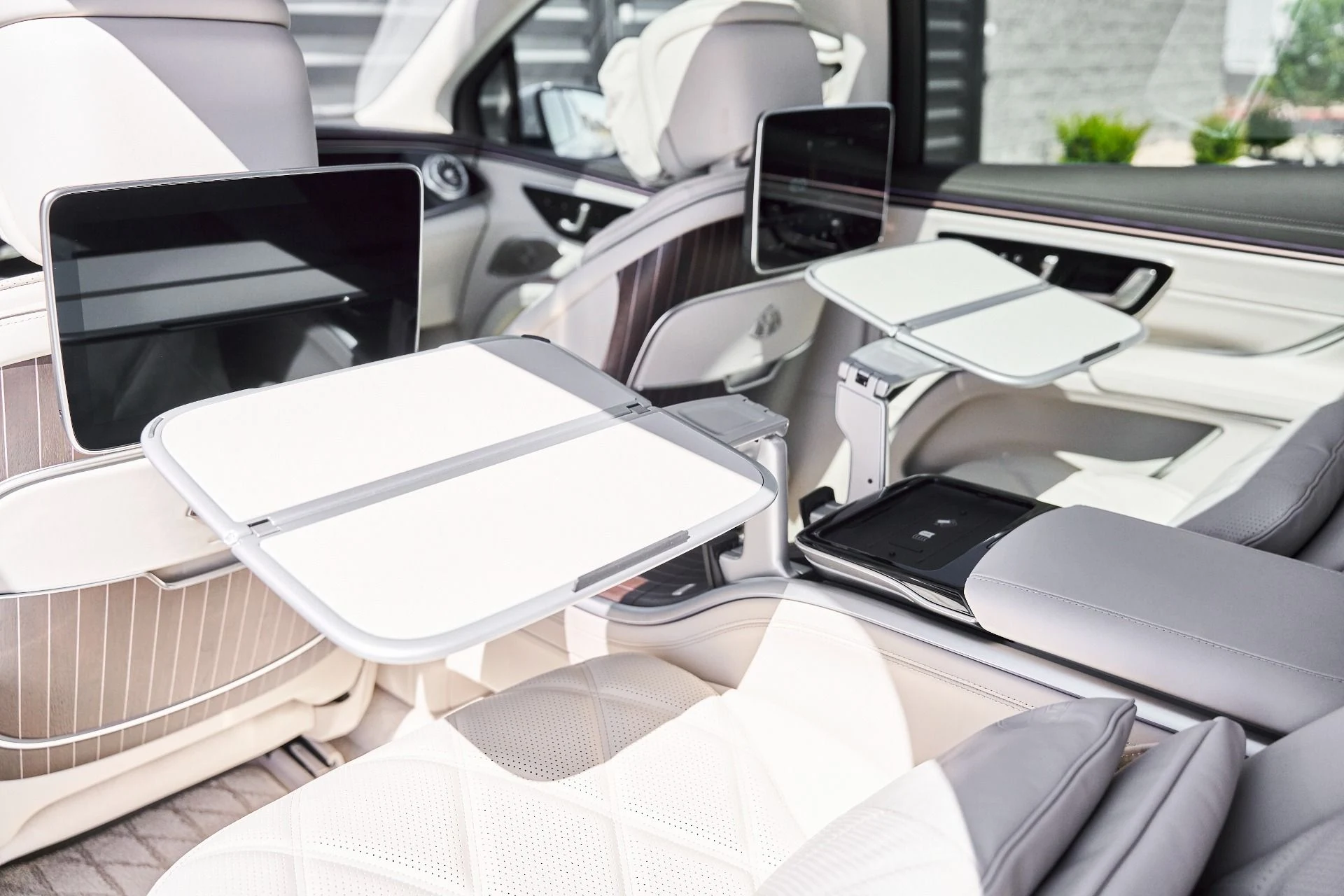 mph057_2960062976_Used_2025_Mercedes_Benz_EQS_Maybach_EQS_680_1773365897_6e17d84b7d