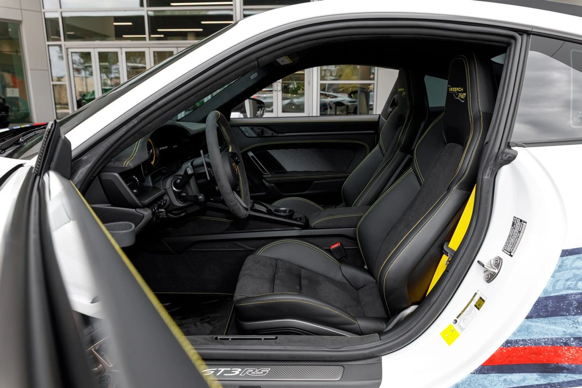 mph057_2965338404_645_p62_l_7979d211a3