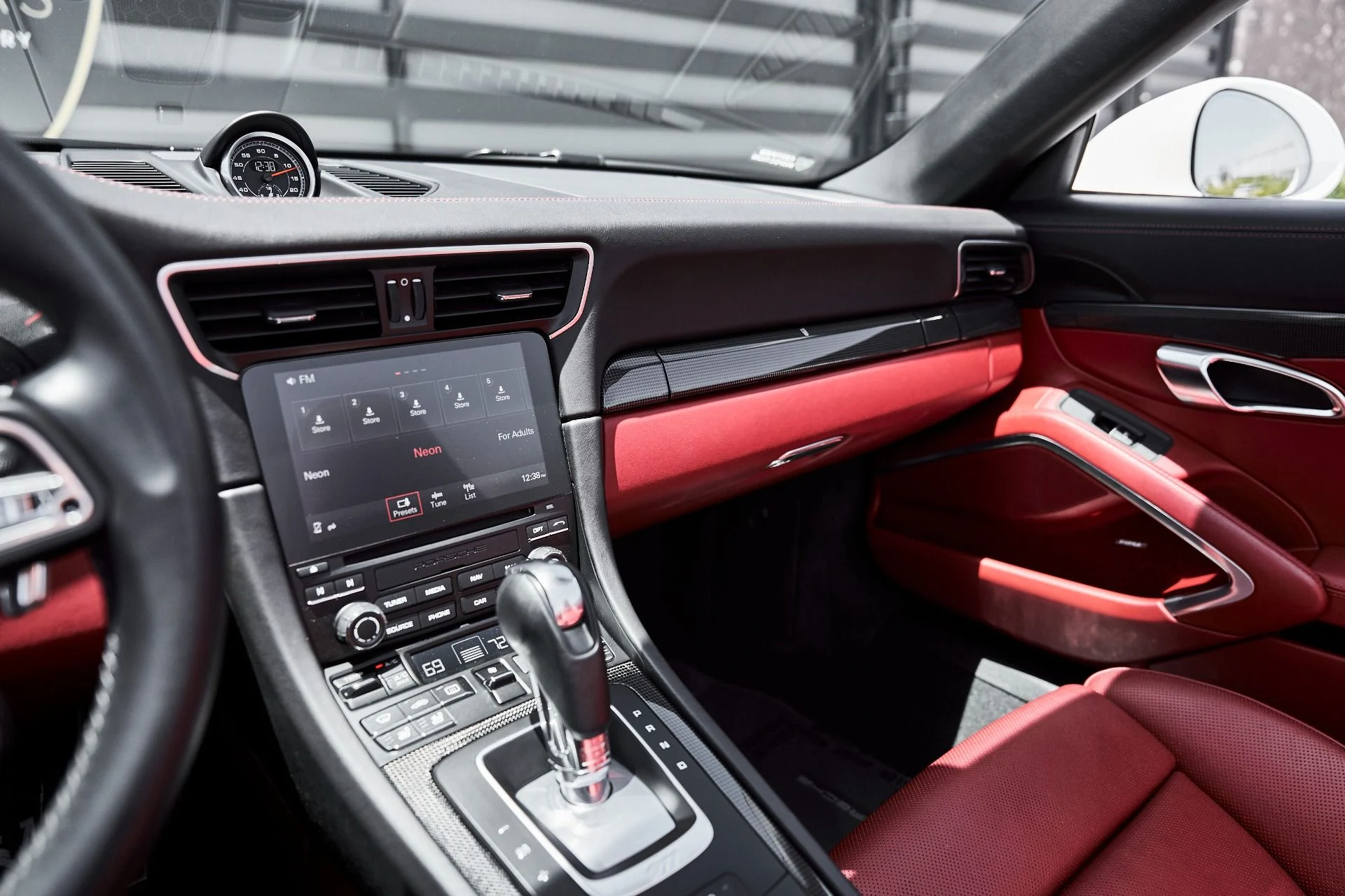 mph057_2967412280_Used_2019_Porsche_911_Turbo_S_1781225470_ddf6a88286