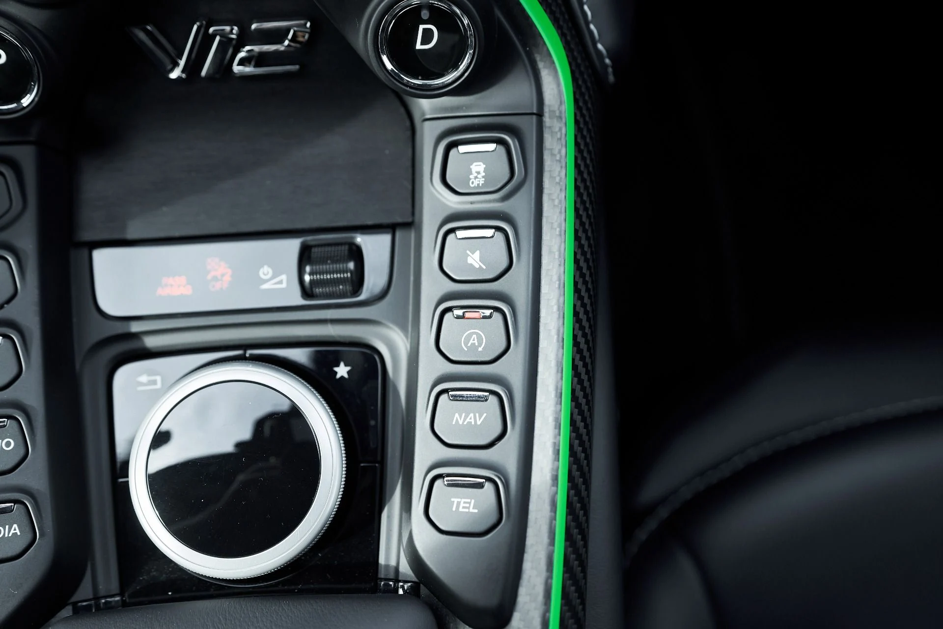 mph057_2970279603_Used_2023_Aston_Martin_Vantage_Base_1762913663_3065c83047